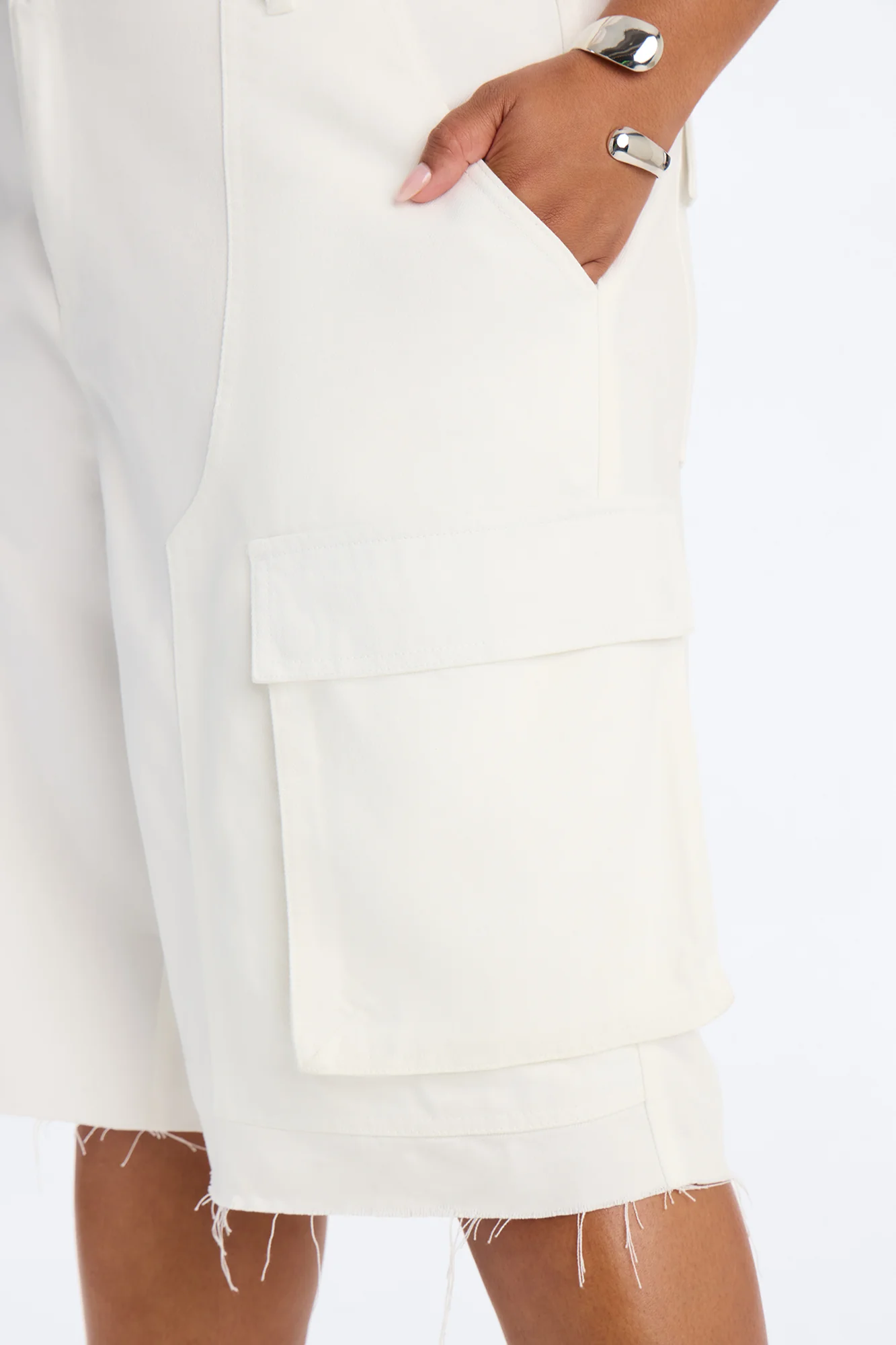 Lillia Frayed Hem Cargo Bermuda Short - White - Image 7
