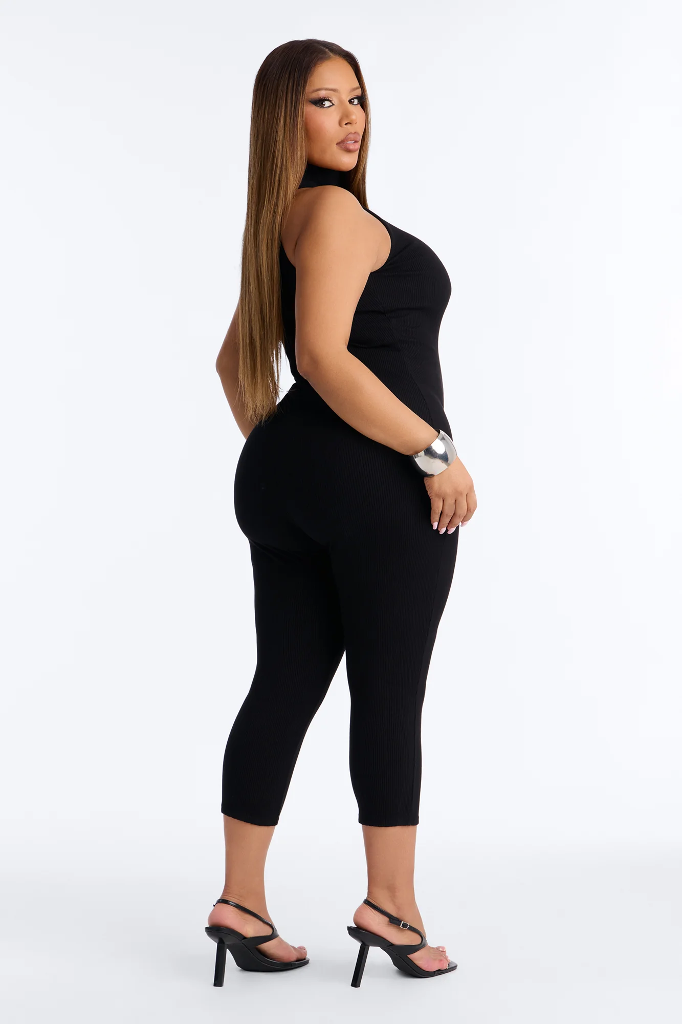 Maribel Sleeveless Snatched Capri Jumpsuit - Black - Image 9