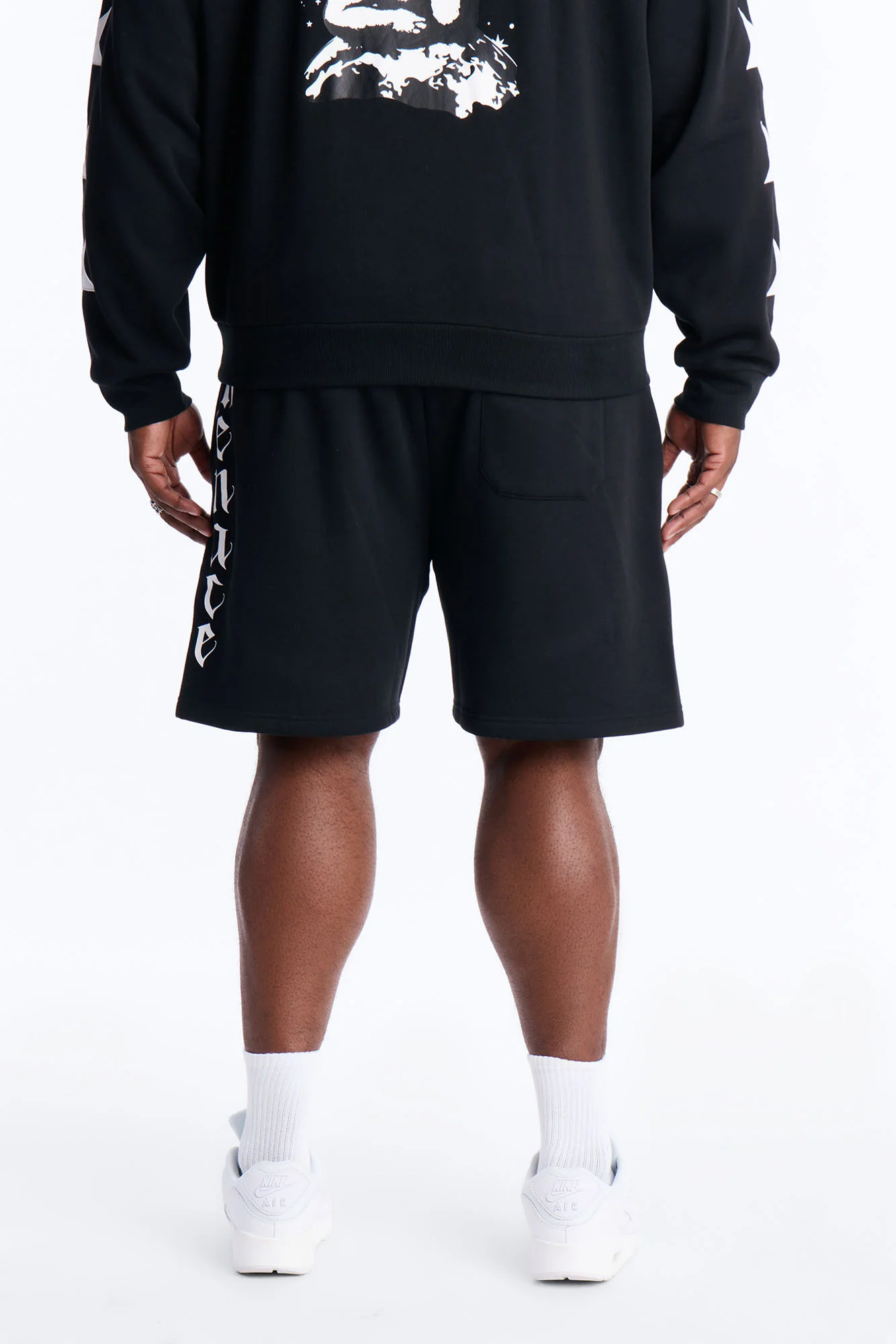 Menace Sent Embroidery Sweatshorts - Black - Image 9