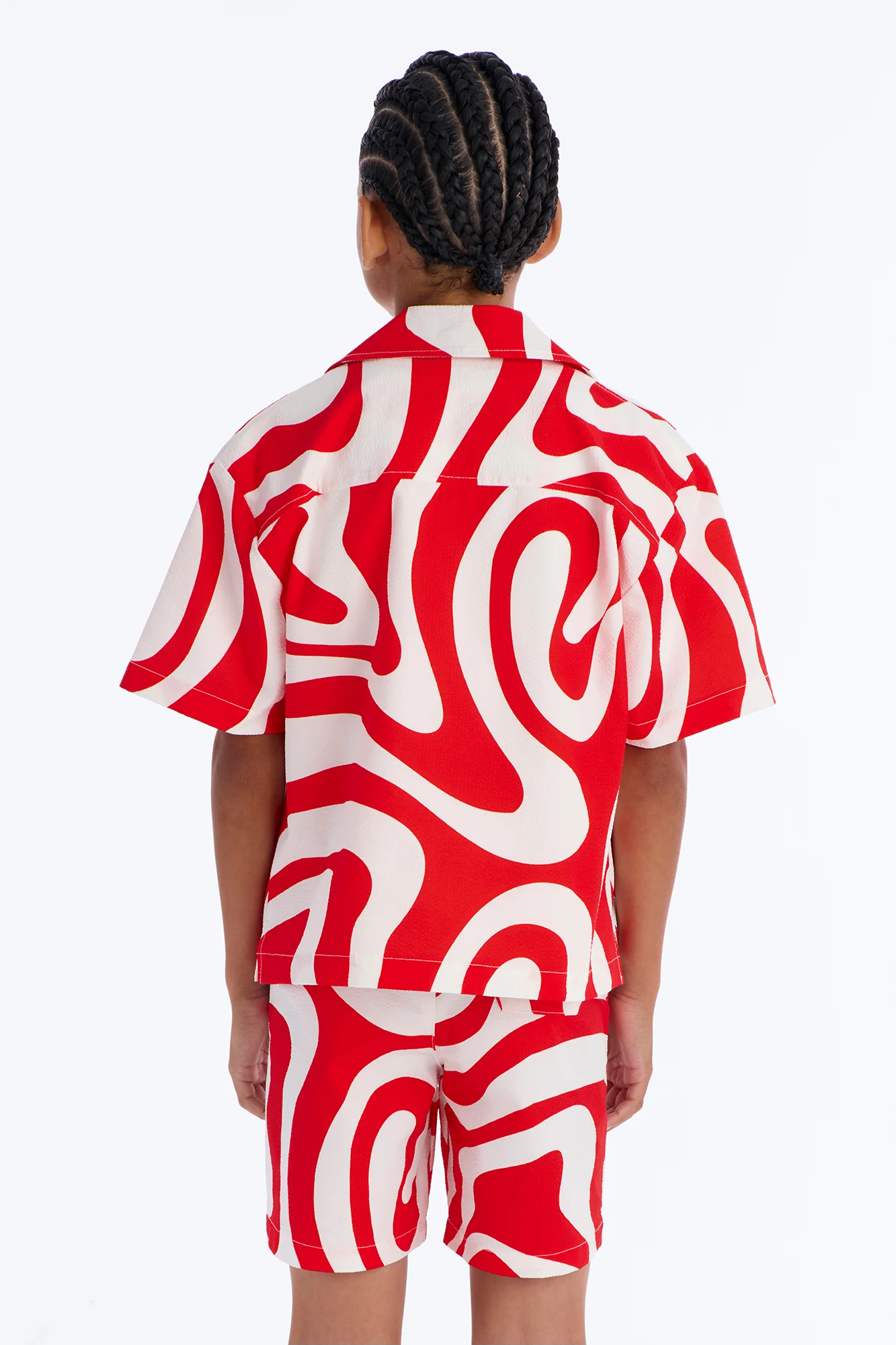 Mini Relaxed Groovy Abstract Printed Seersucker Cuban Collar Button Up Shirt - Red - Image 5