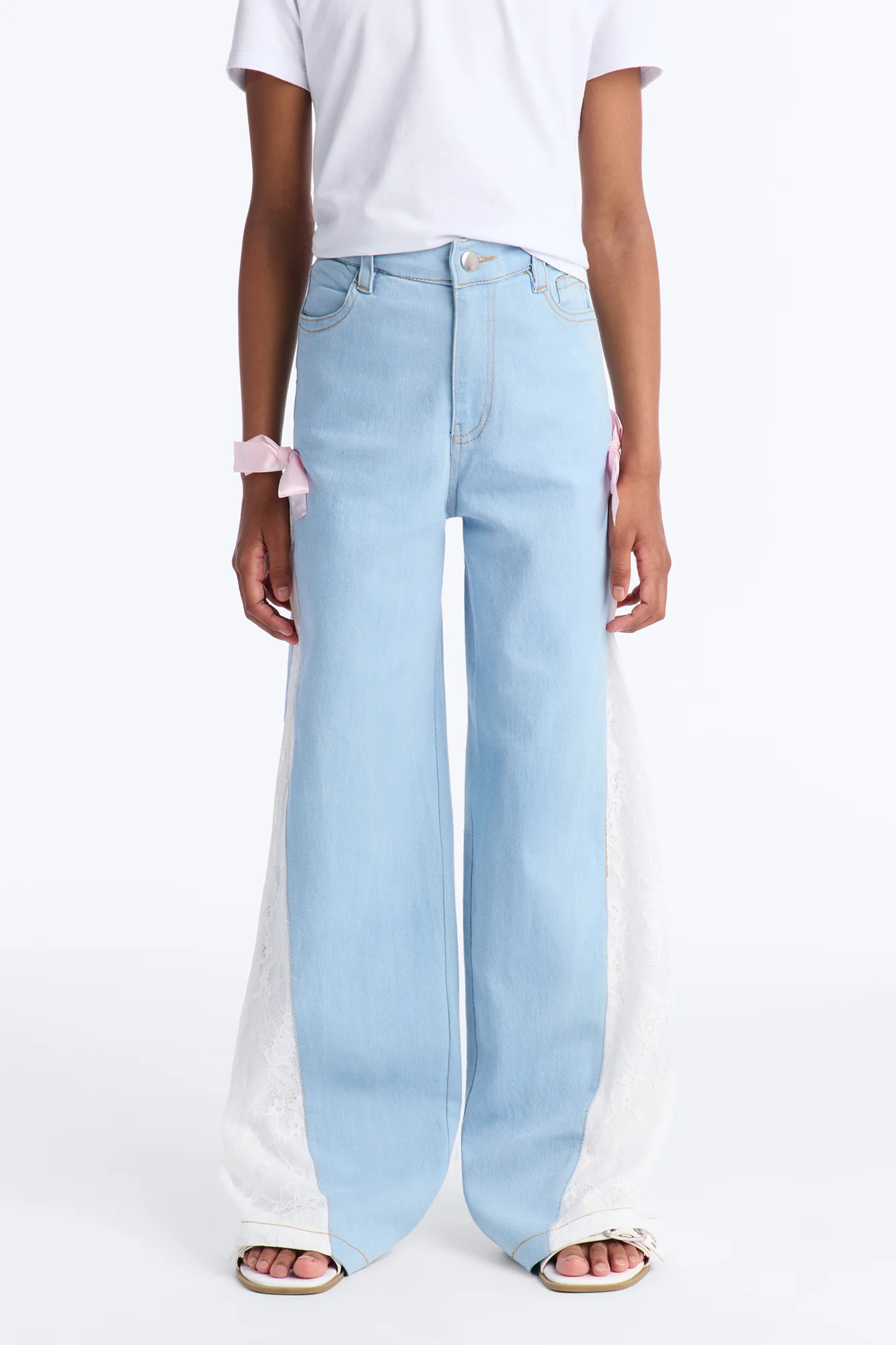 Mini She's Elegant Wide Leg Jeans - Light Wash