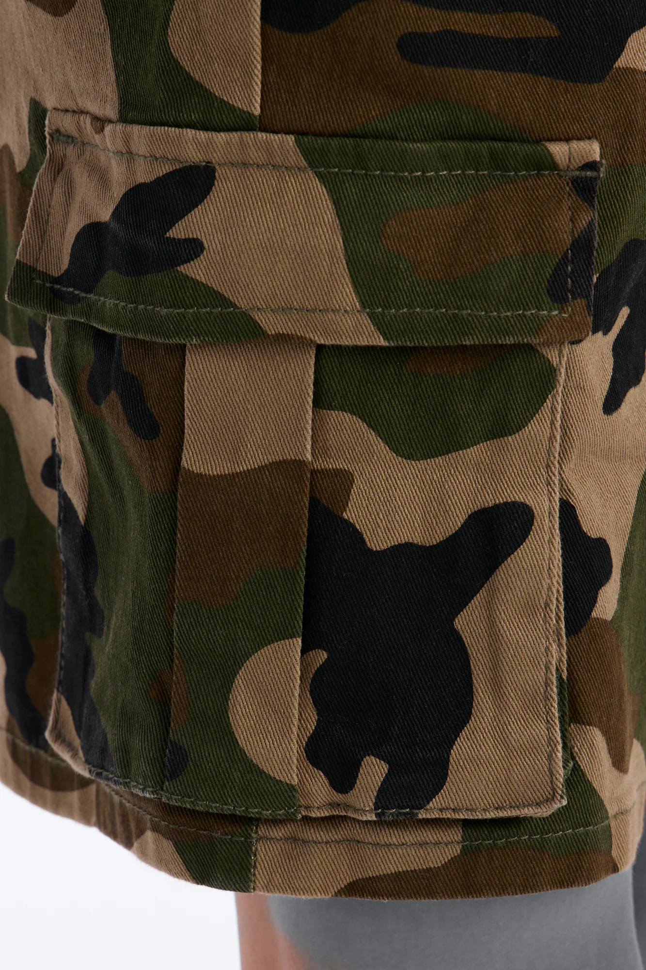 Mini Twill Volley Cargo Shorts - Camouflage - Image 3
