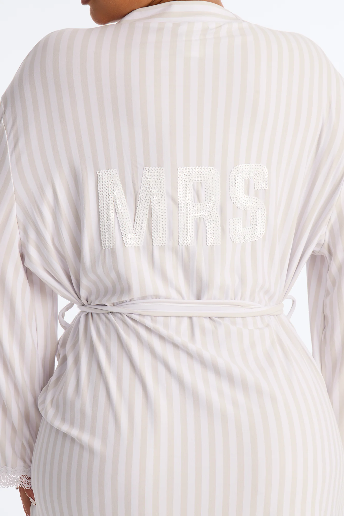 Mrs. Robe - White - Image 3