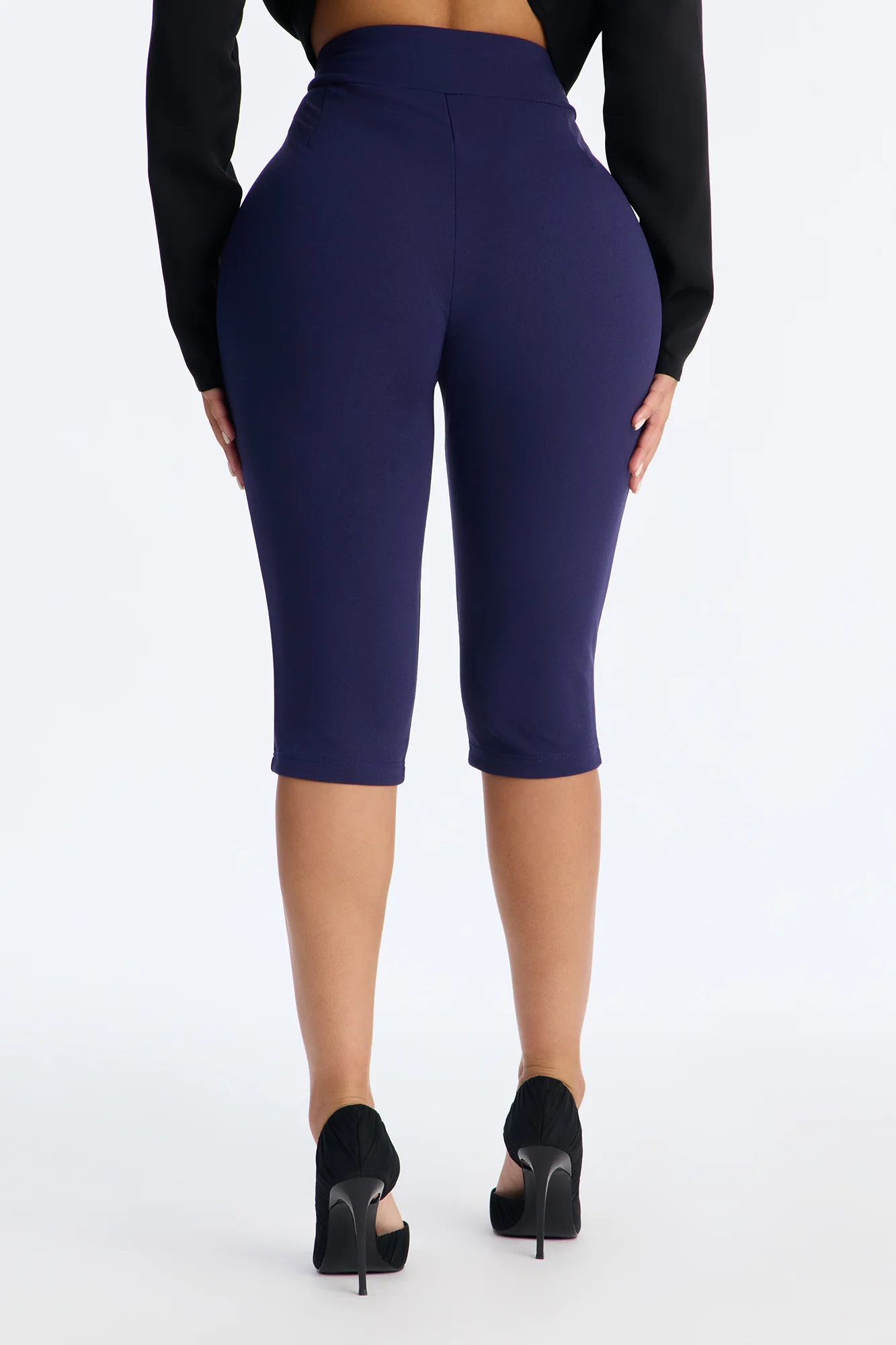 No Stress Mid Rise 90s Capri Pant 16″ - Navy - Image 3
