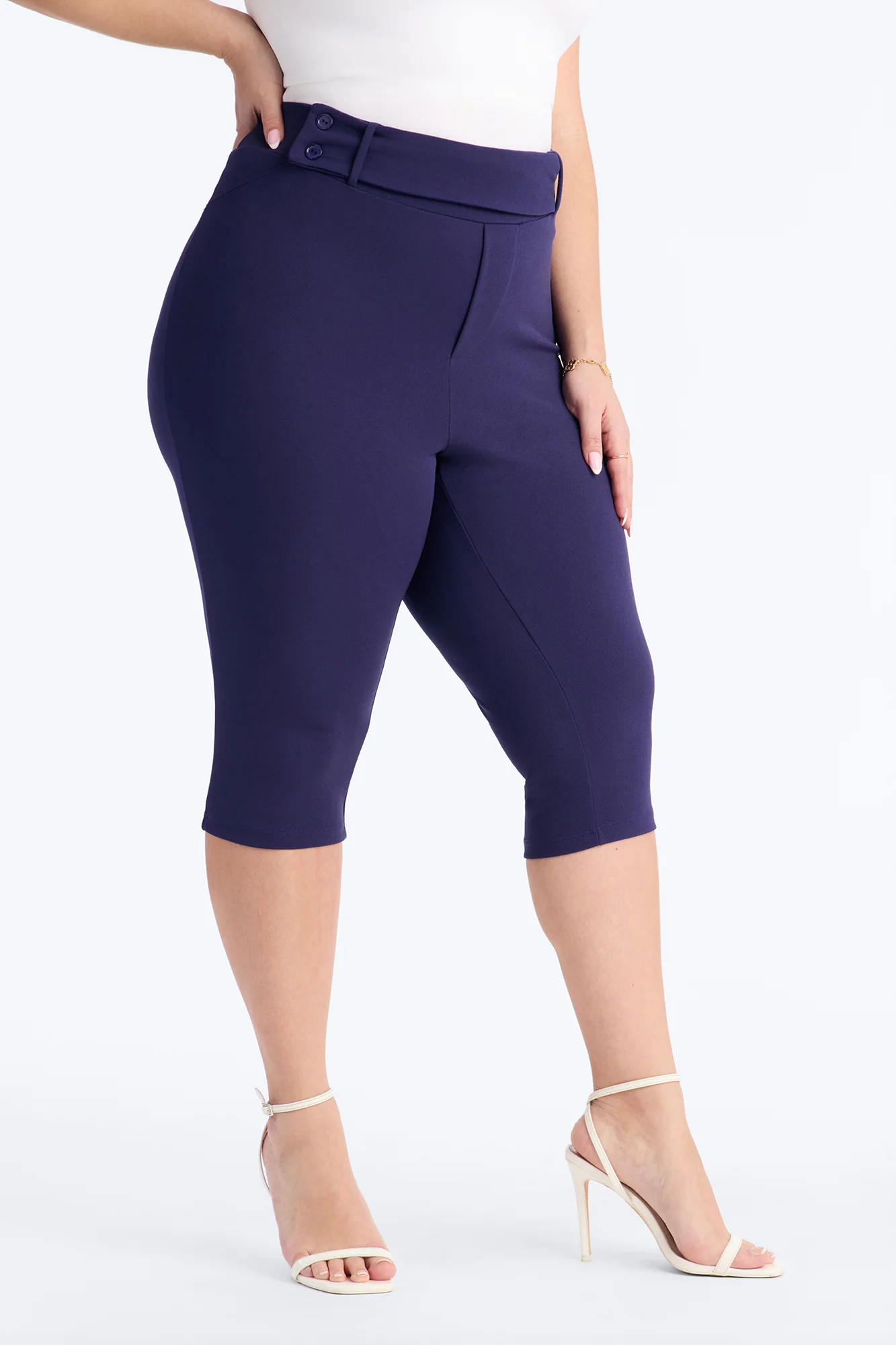 No Stress Mid Rise 90s Capri Pant 16″ - Navy - Image 5