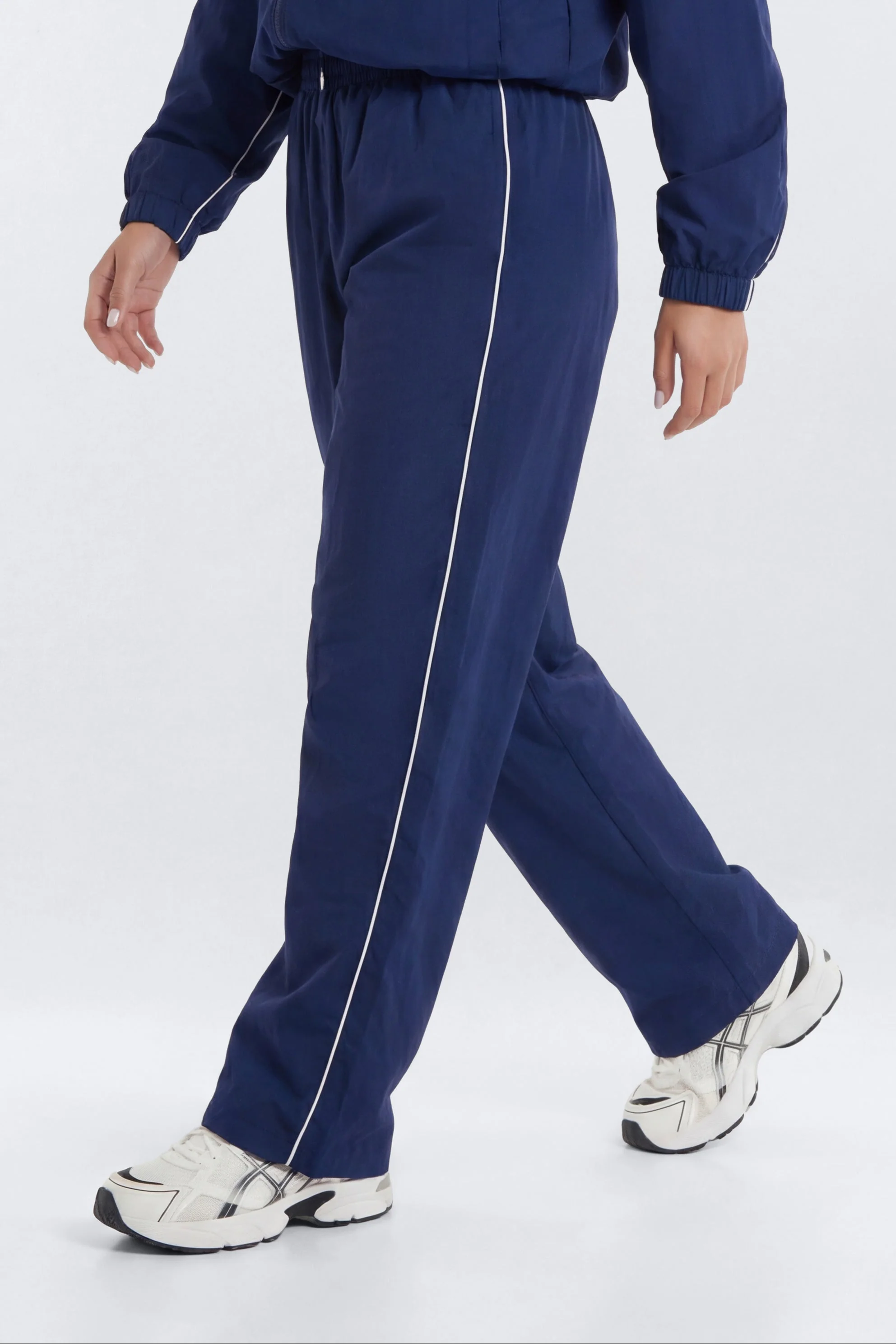 CoreNylon 32″ Pocket Track Pant - Navy/combo - Image 2