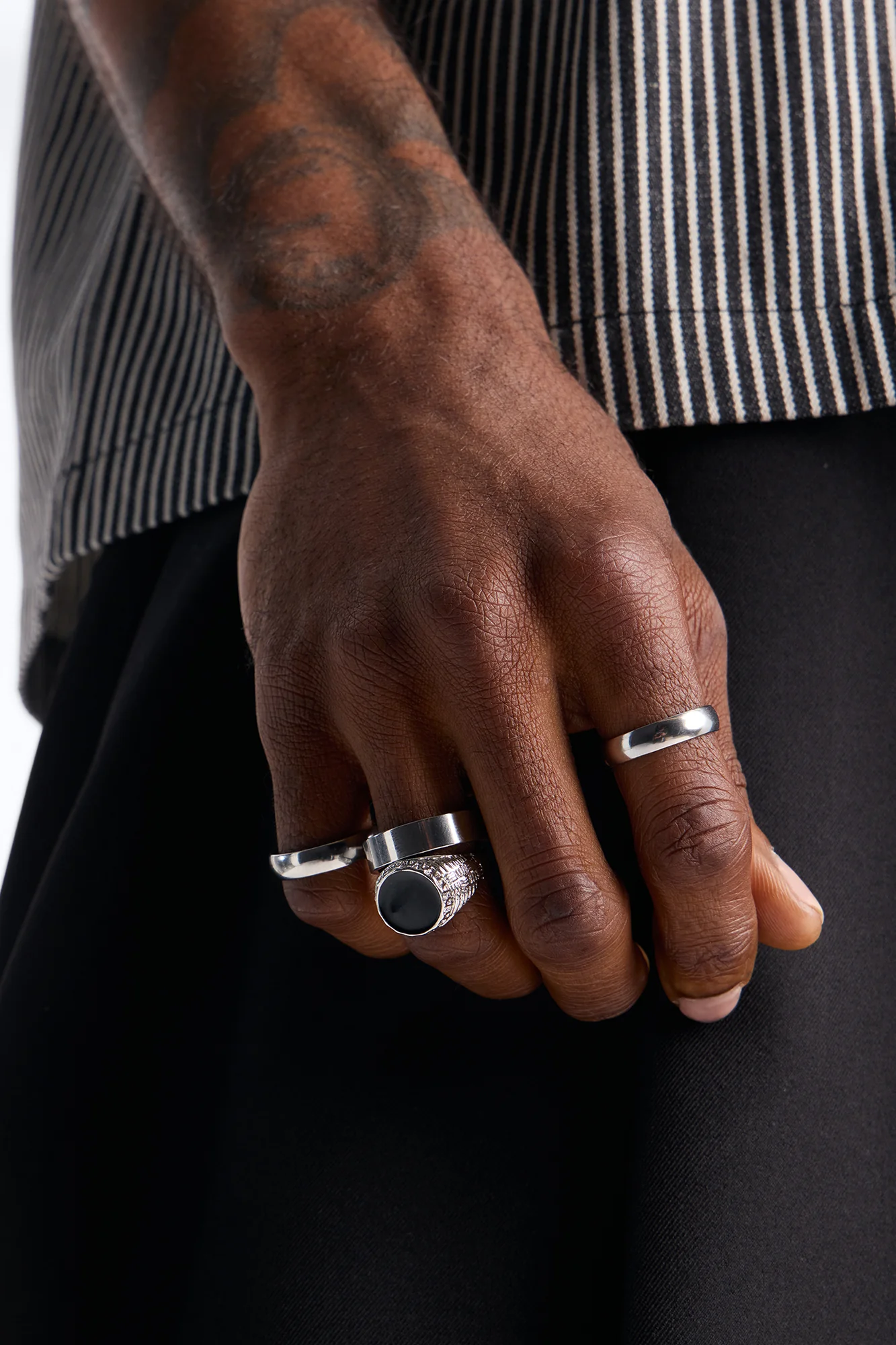 Onyx Vow Ring Set - Silver - Image 2