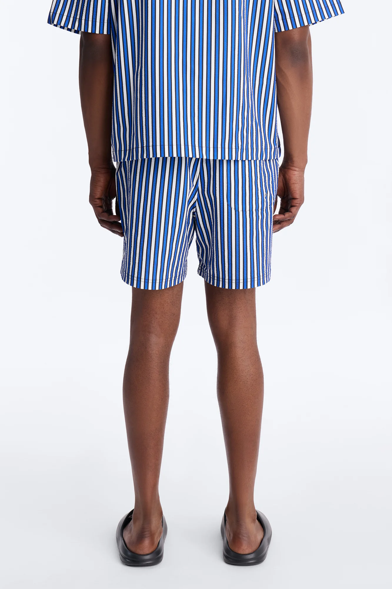 Palm Haven Striped Seersucker Swim Trunk 6″ - Blue - Image 5
