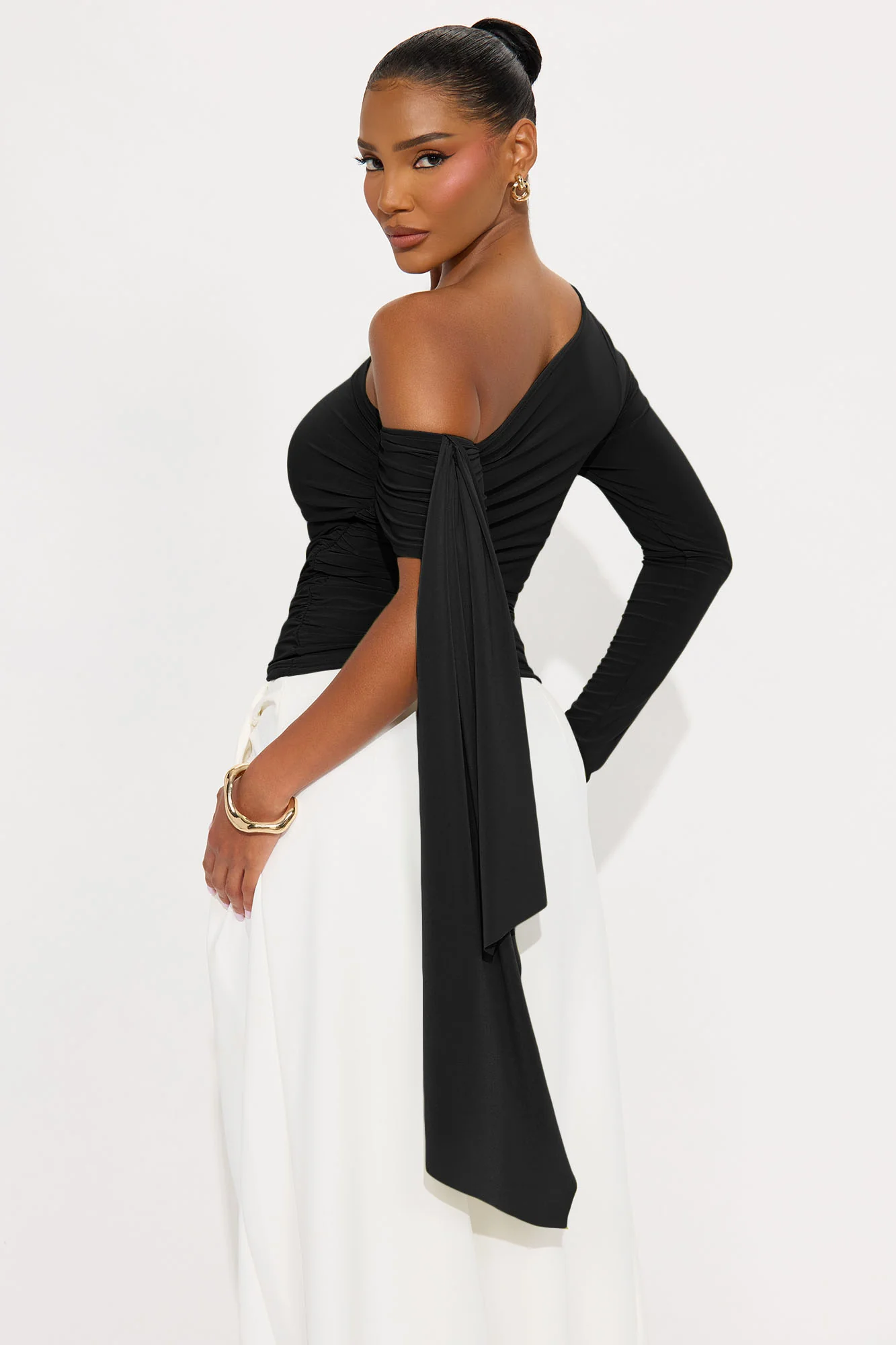 Paola Ruched Off Shoulder Top - Black - Image 3