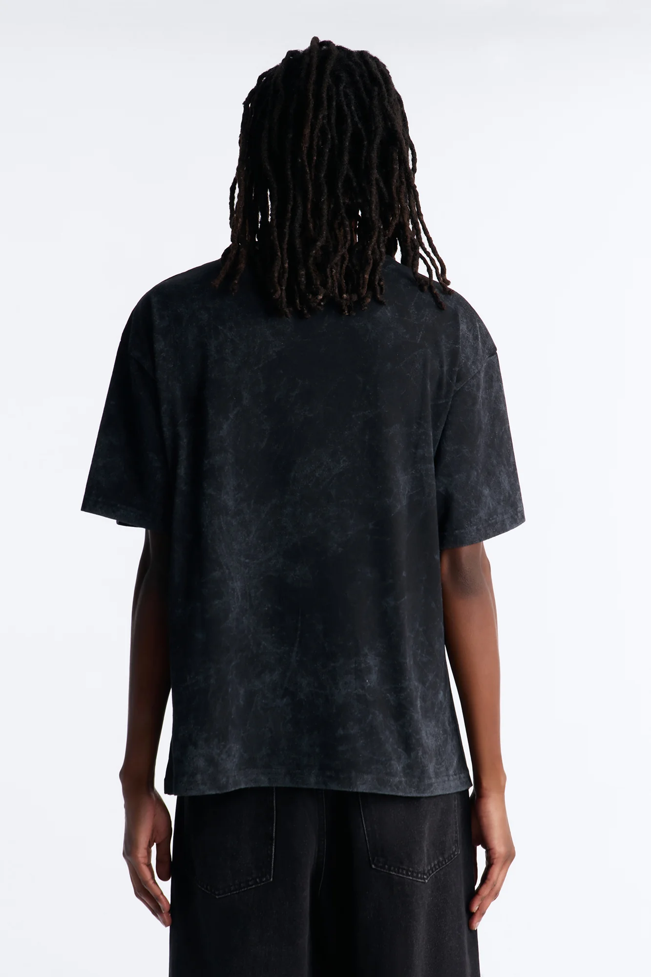 Peanuts Snoopy Mischief Rhinestones Mineral Wash Fleece Tee - Black Wash - Image 4