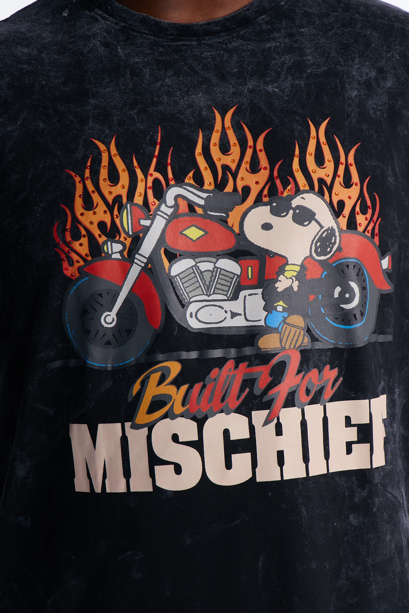 Peanuts Snoopy Mischief Rhinestones Mineral Wash Fleece Tee - Black Wash - Image 7