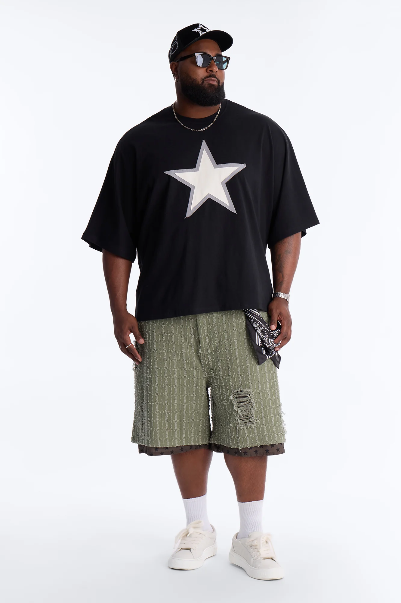 Premium Oversized Star Patch Short Sleeve Tee - Black - Image 4