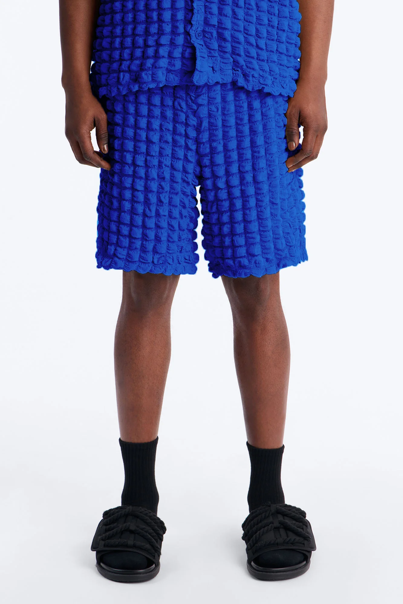 Relaxed Effervesce Textured Short - Blue
