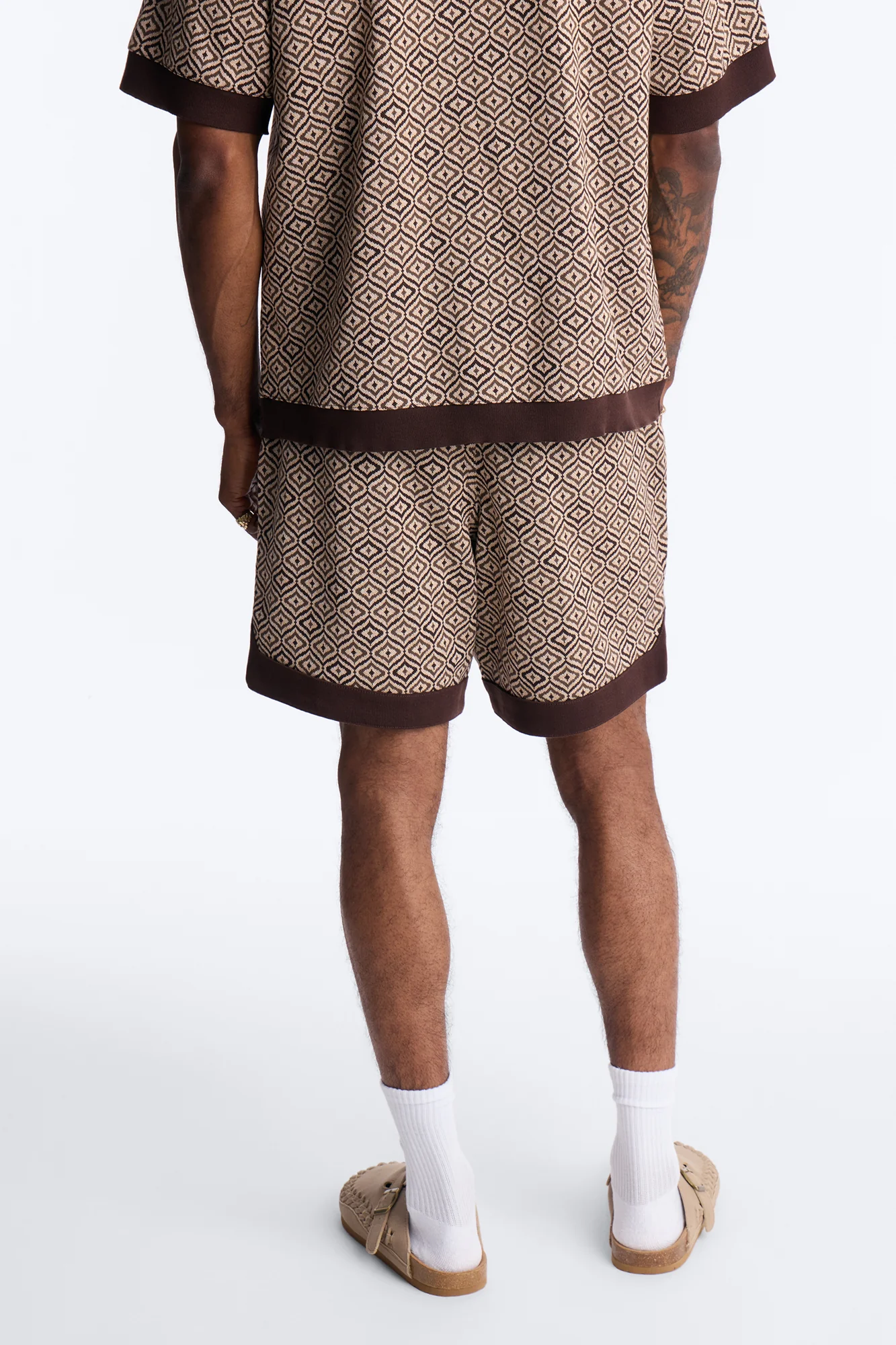 Relaxed Geometric Jewel Jacquard Short - Brown - Image 5