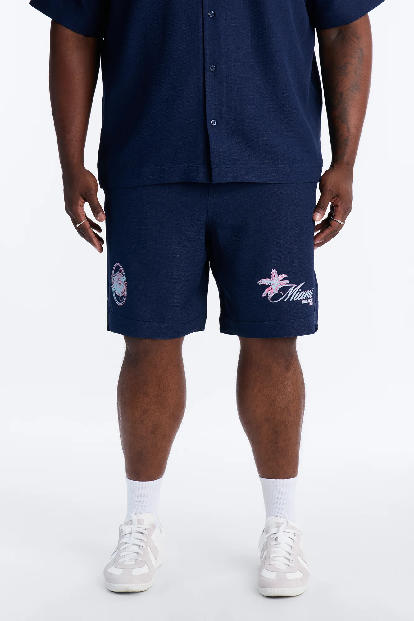 Relaxed Miami Beach Club Short - Navy - Image 4