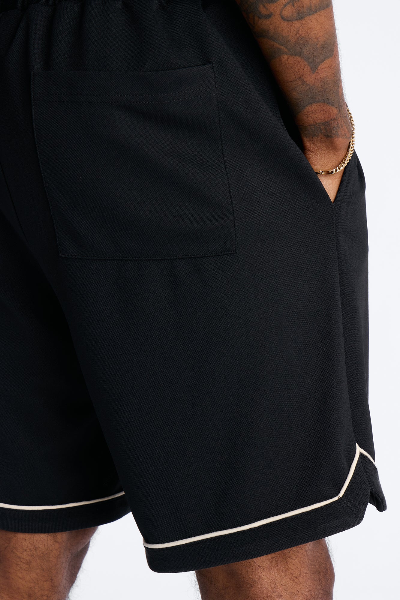 Relaxed Noir Shorts - Black - Image 4