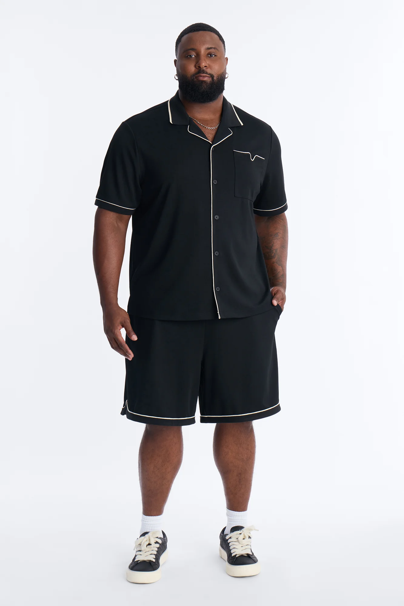 Relaxed Noir Shorts - Black - Image 7