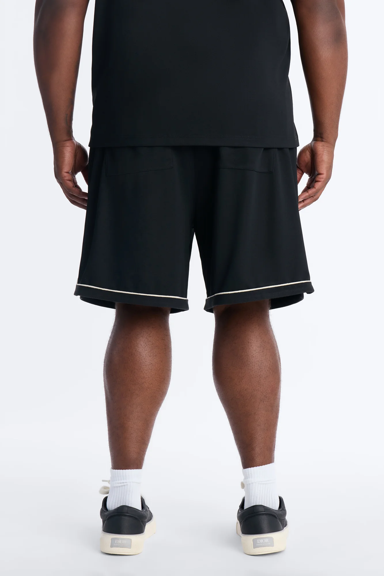 Relaxed Noir Shorts - Black - Image 9