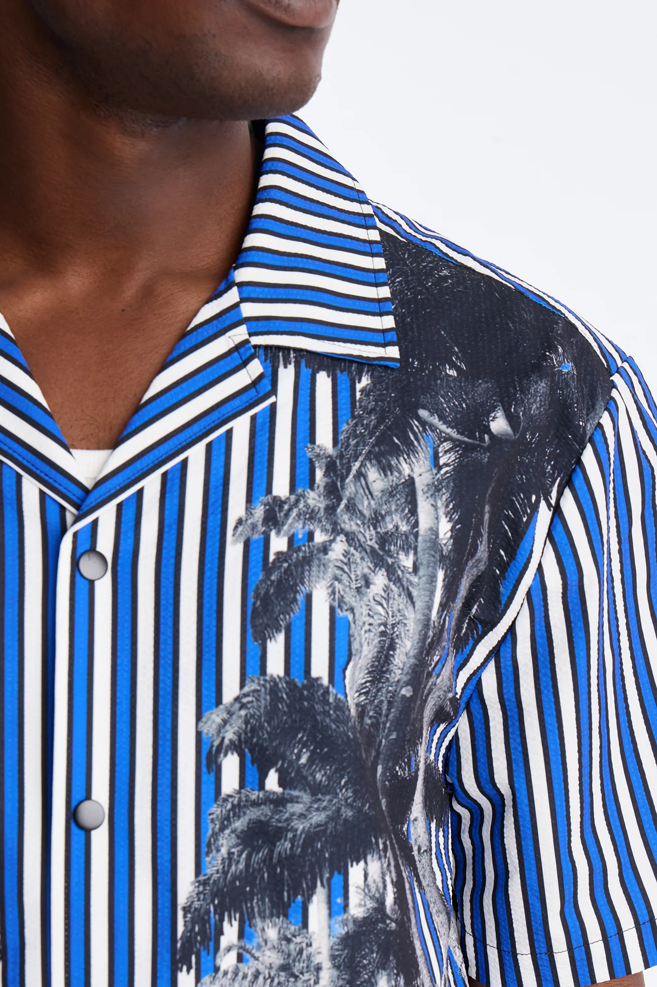 Relaxed Palm Haven Striped Seersucker Cuban Collar Button Up Shirt - Blue - Image 3