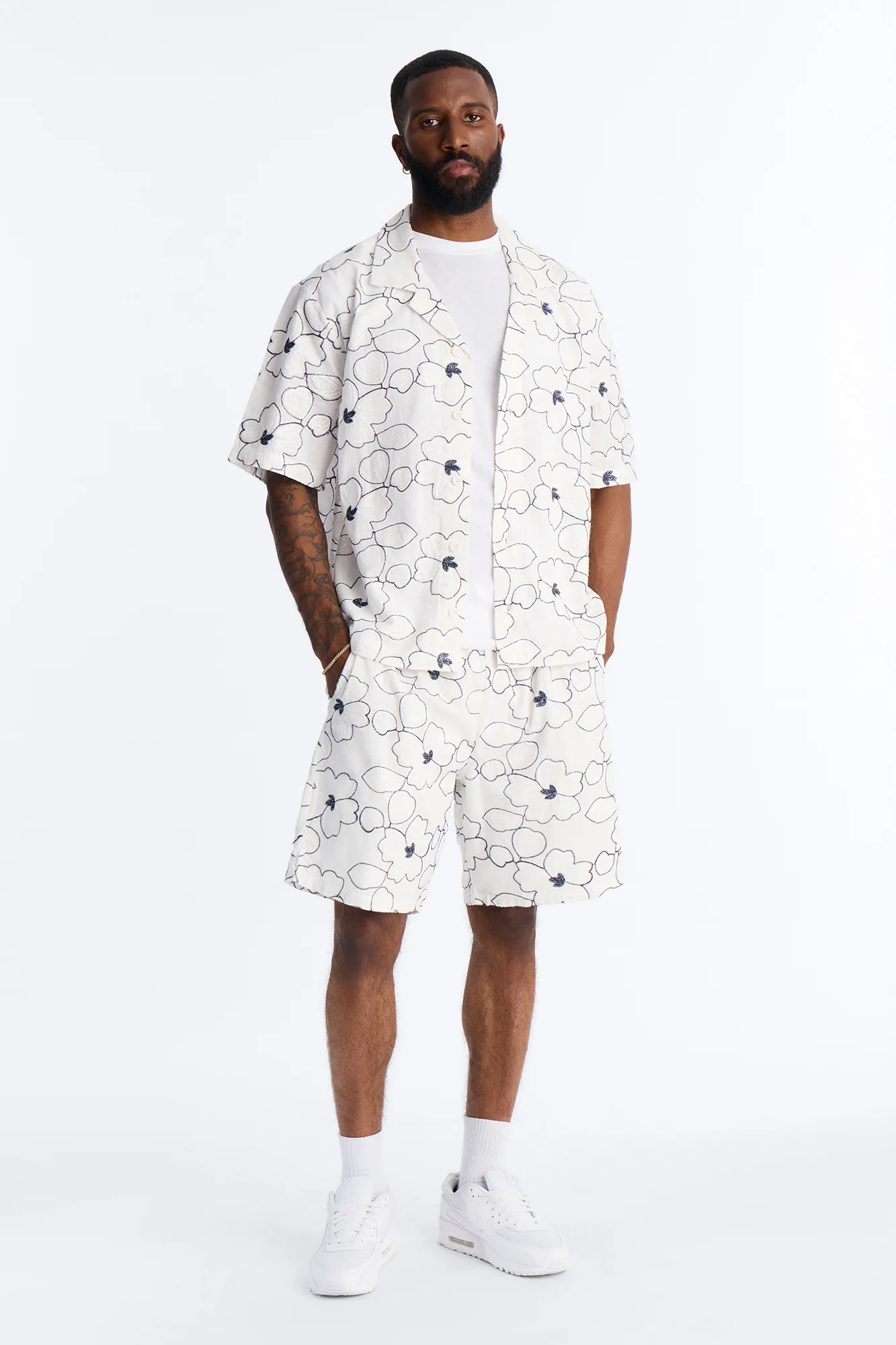 Relaxed Sand Blossom Short - White/combo - Image 2