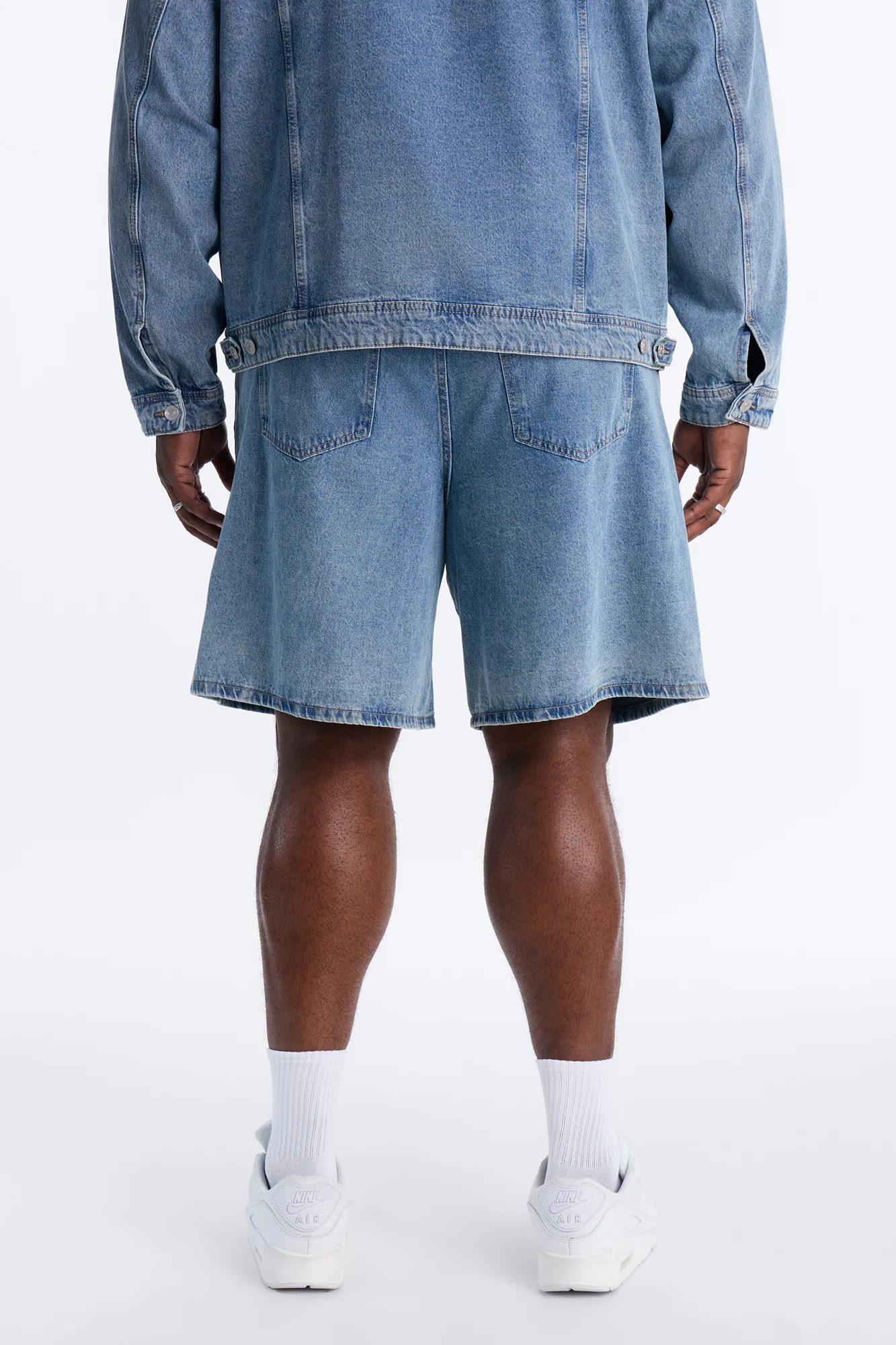Relaxed Street Ice Denim Short - Light Wash - Image 10