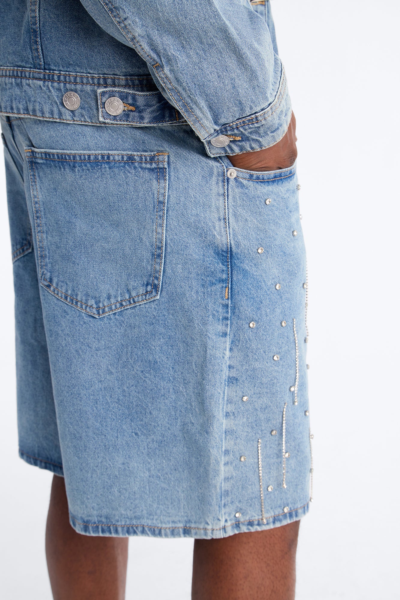 Relaxed Street Ice Denim Short - Light Wash - Image 5