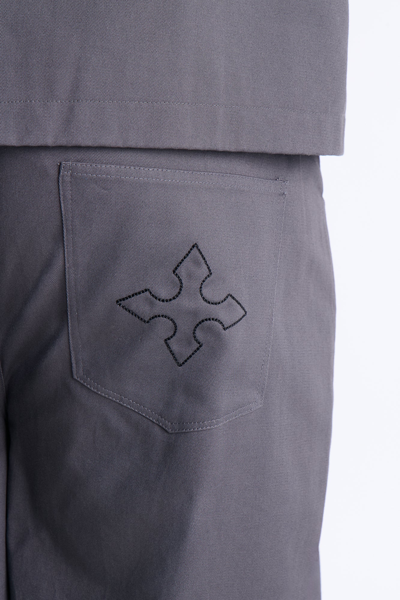 Relaxed Vatican City Stitched Embellished Short - Grey - Image 11