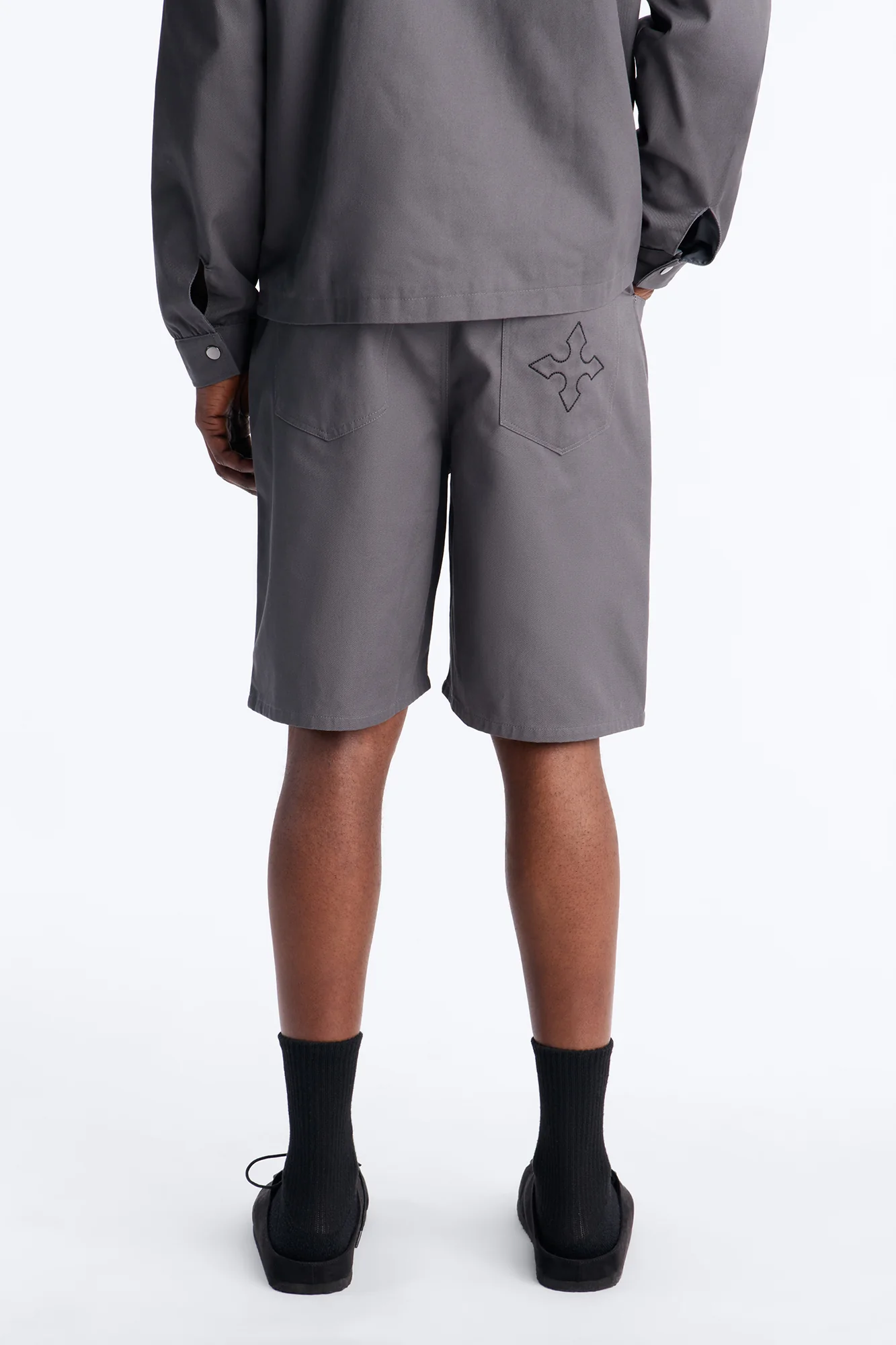 Relaxed Vatican City Stitched Embellished Short - Grey - Image 6