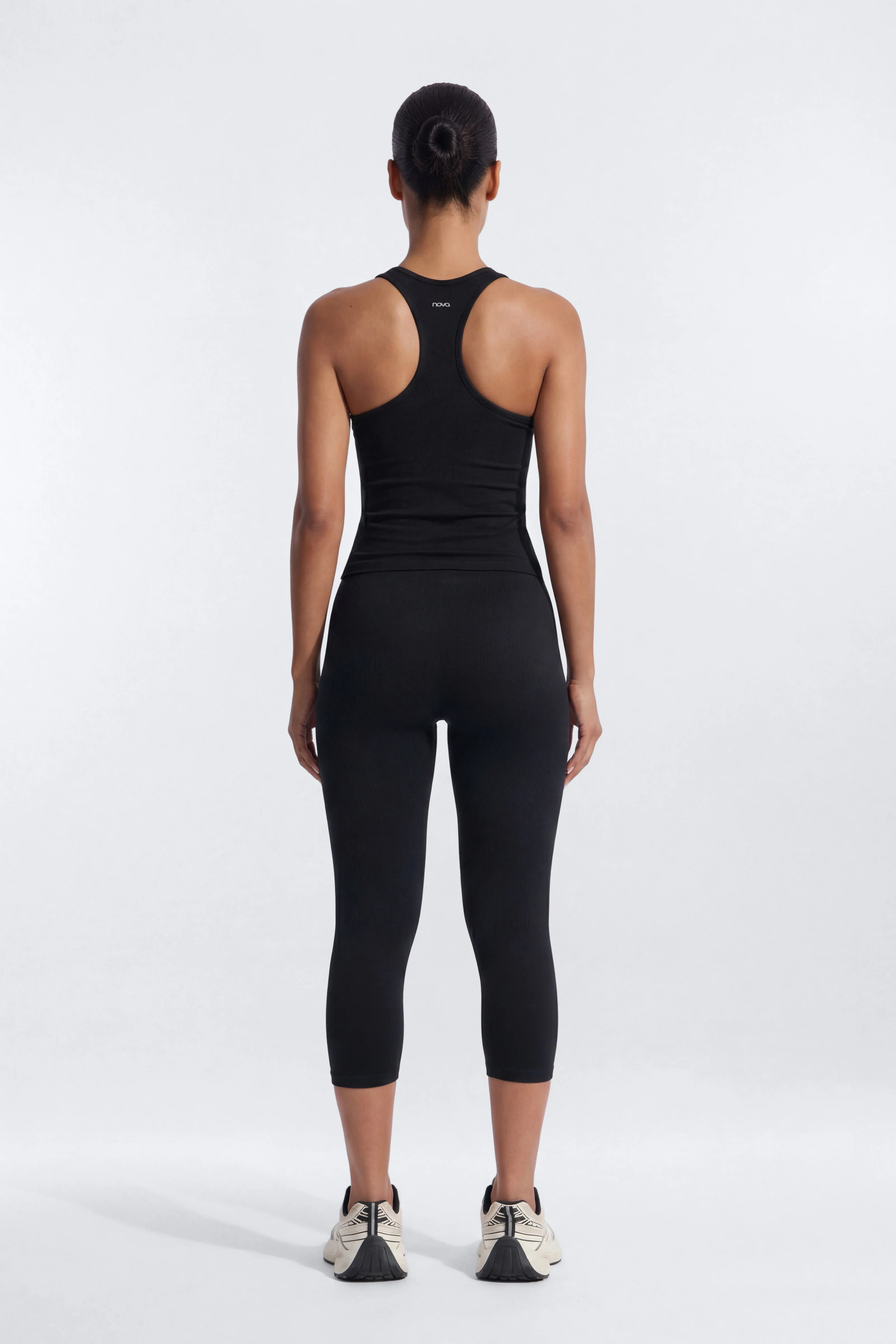 SeamlessLift™ 17″ Crossover Capri Legging - Black - Image 3