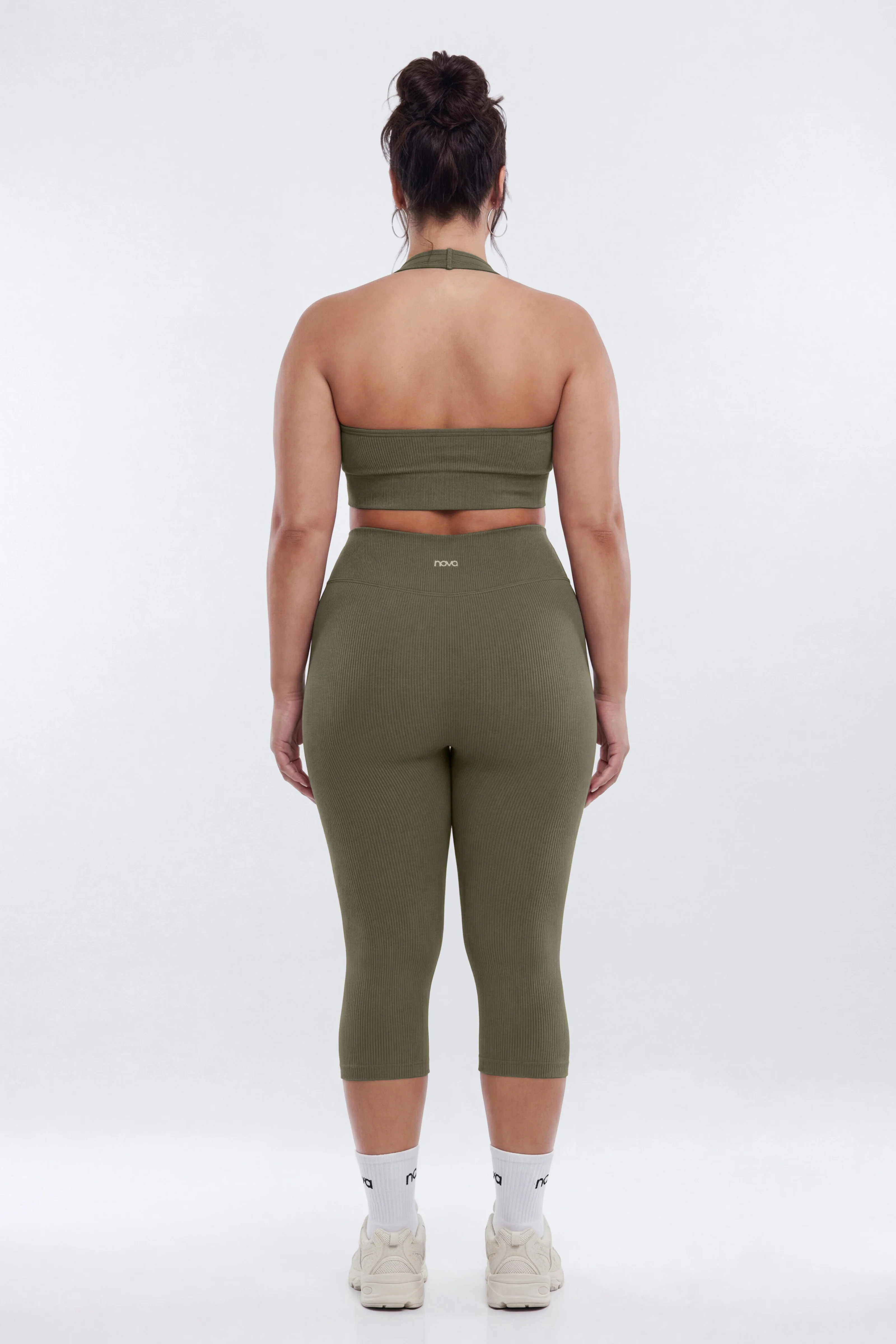 SeamlessLift™ 17″ Crossover Capri Legging - Moss - Image 5