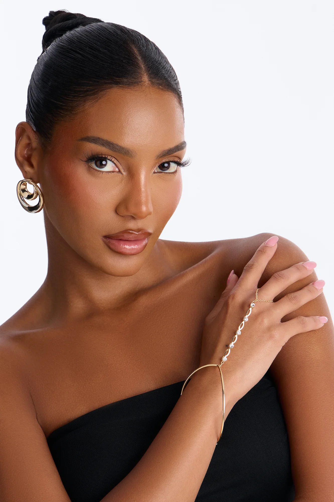 Simplicity Is Bliss Hand Chain - Gold - Image 2