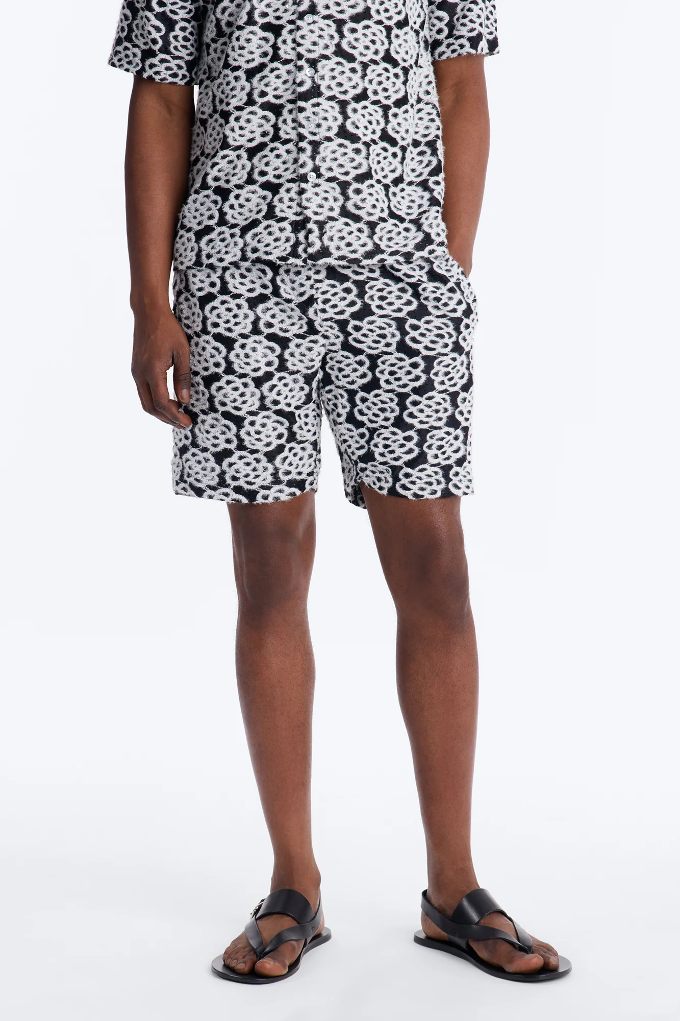 Snow Leopard Drift Relaxed Short - Black/White