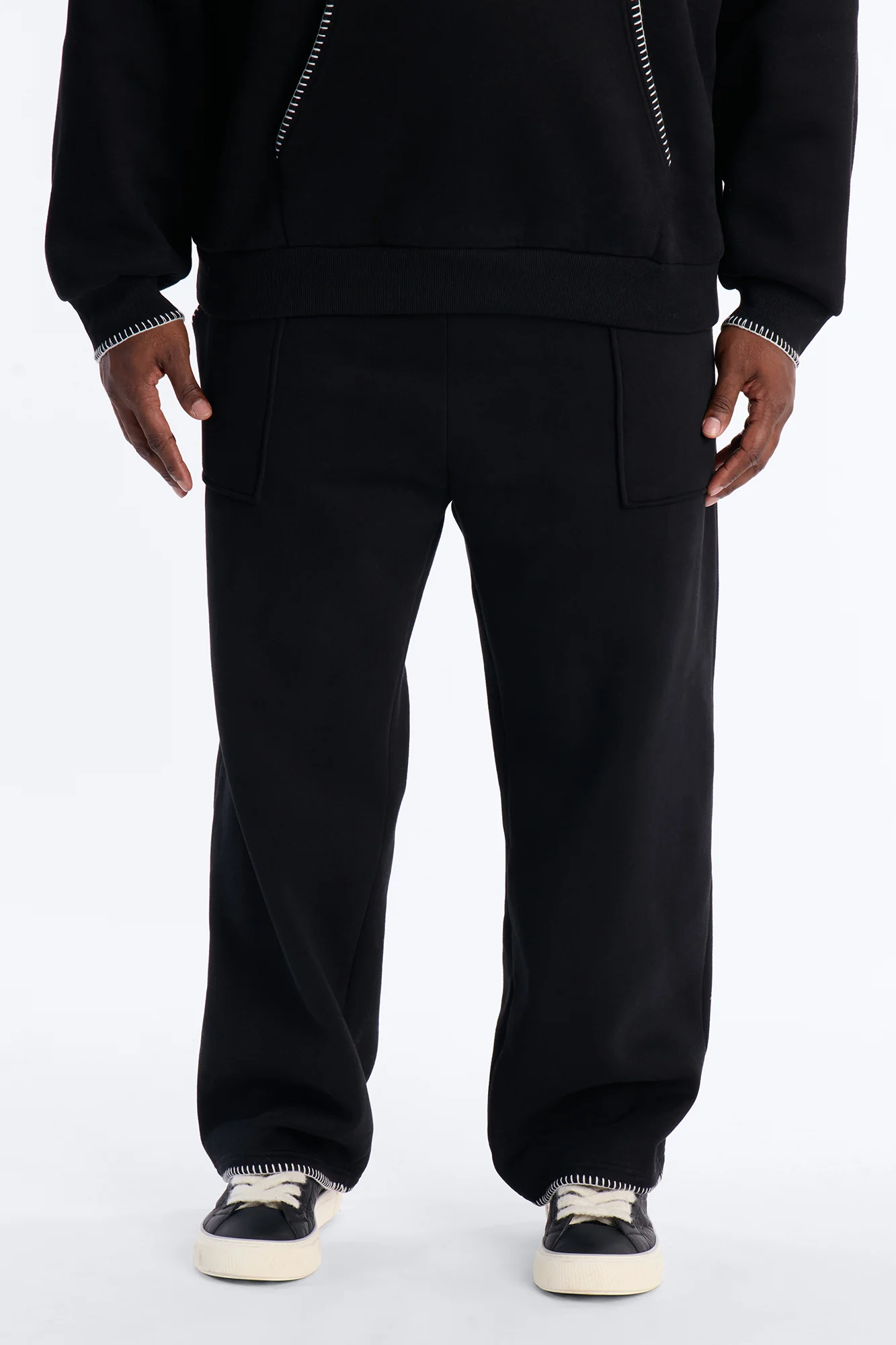 Straight Contrast Blanket Stitch Sweatpants - Black - Image 4