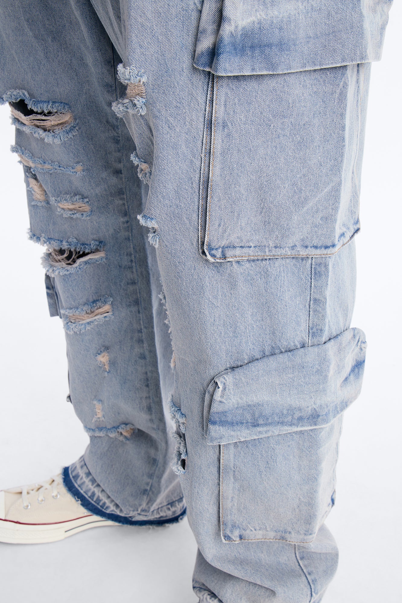 Straight Fractured Cargo Jean - Light Wash - Image 7