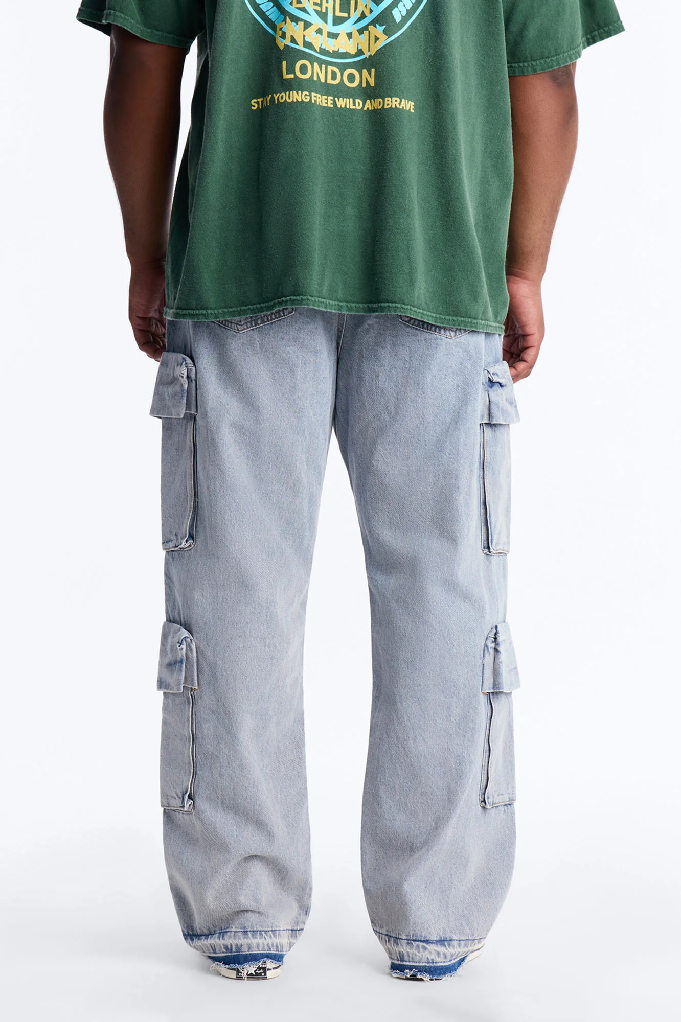 Straight Fractured Cargo Jean - Light Wash - Image 8