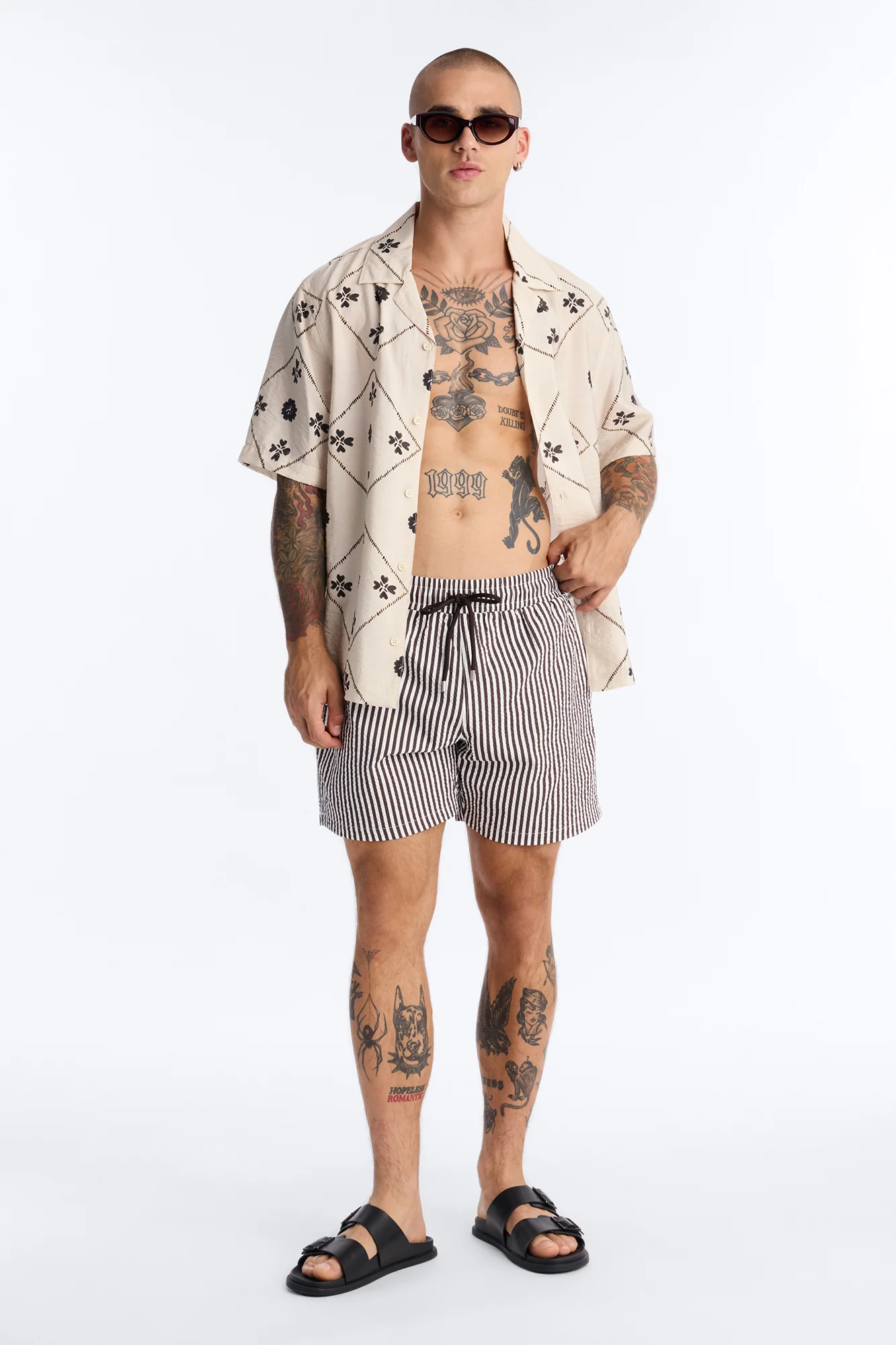 Striped Resort Seersucker Swim Trunk 6″ - Brown - Image 2