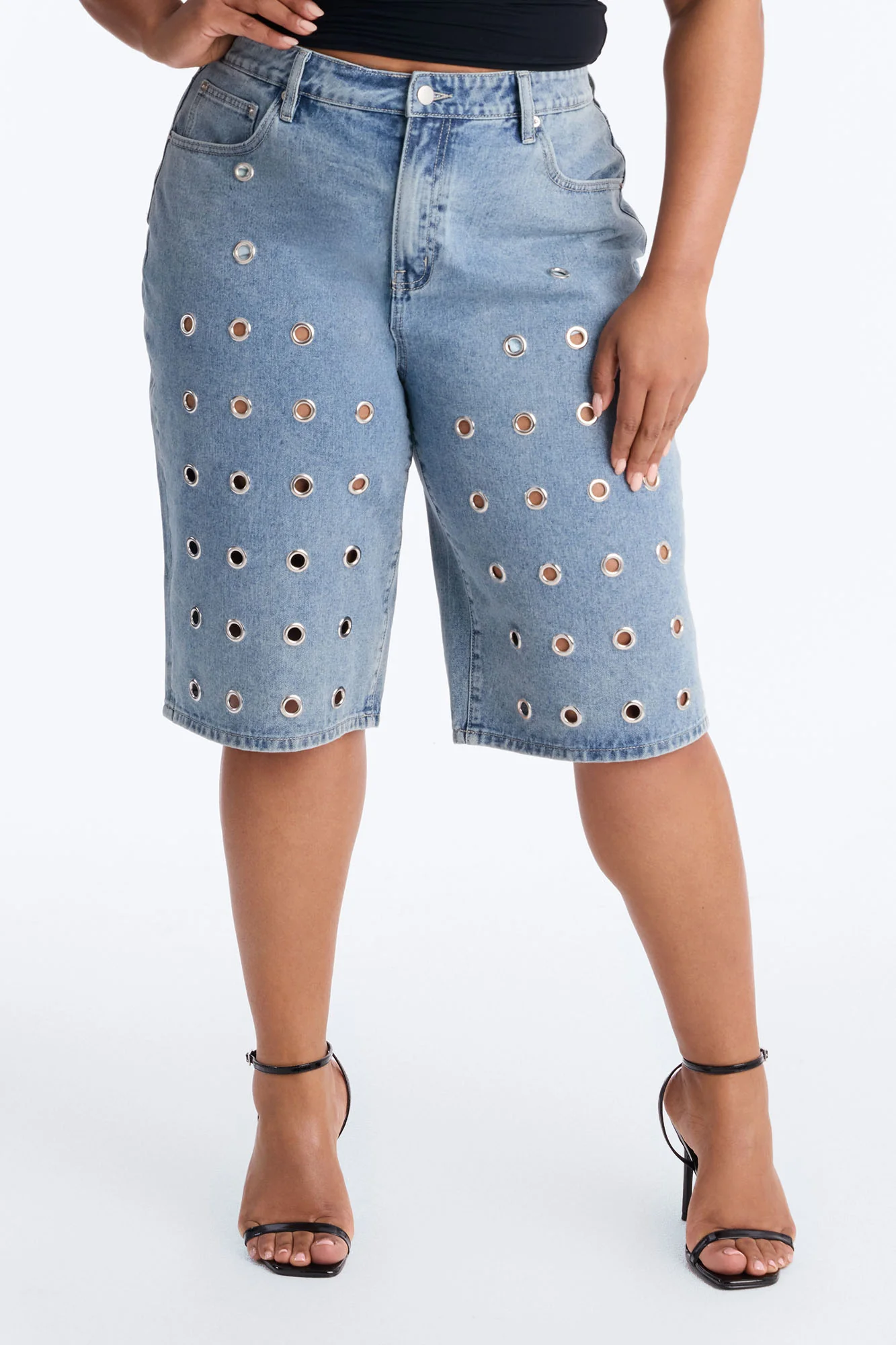 Throwing You Off Grommet Denim Jorts - Medium Wash - Image 5