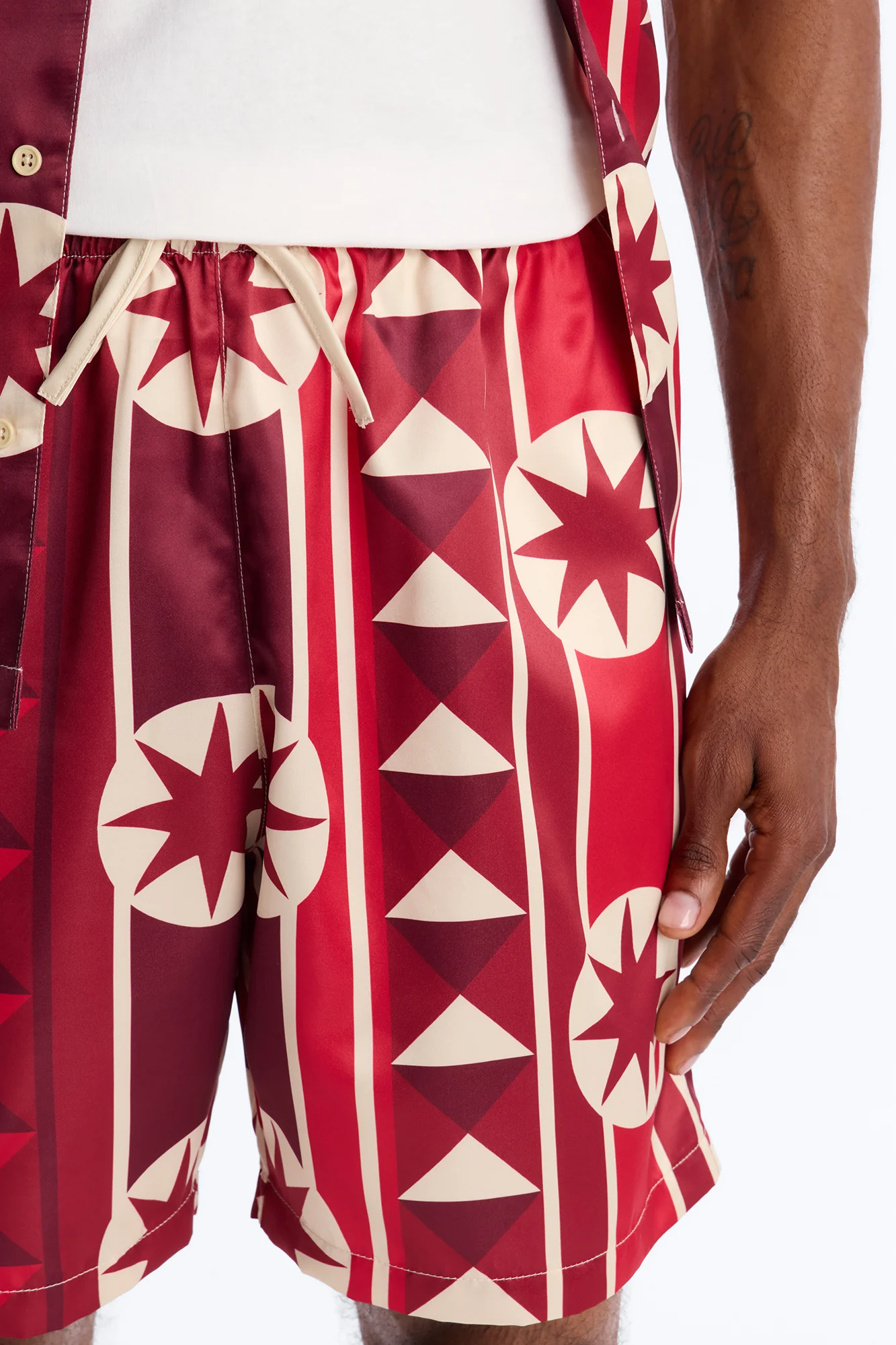 Toscana Geo Relaxed Short - Red - Image 3