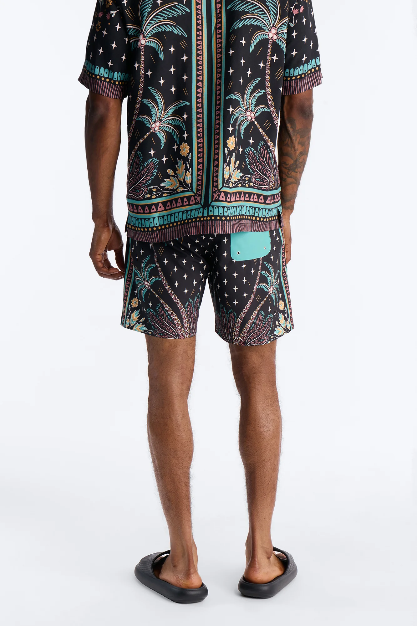 Tropical Twilight Resort Swim Trunk 7″ - Black - Image 4