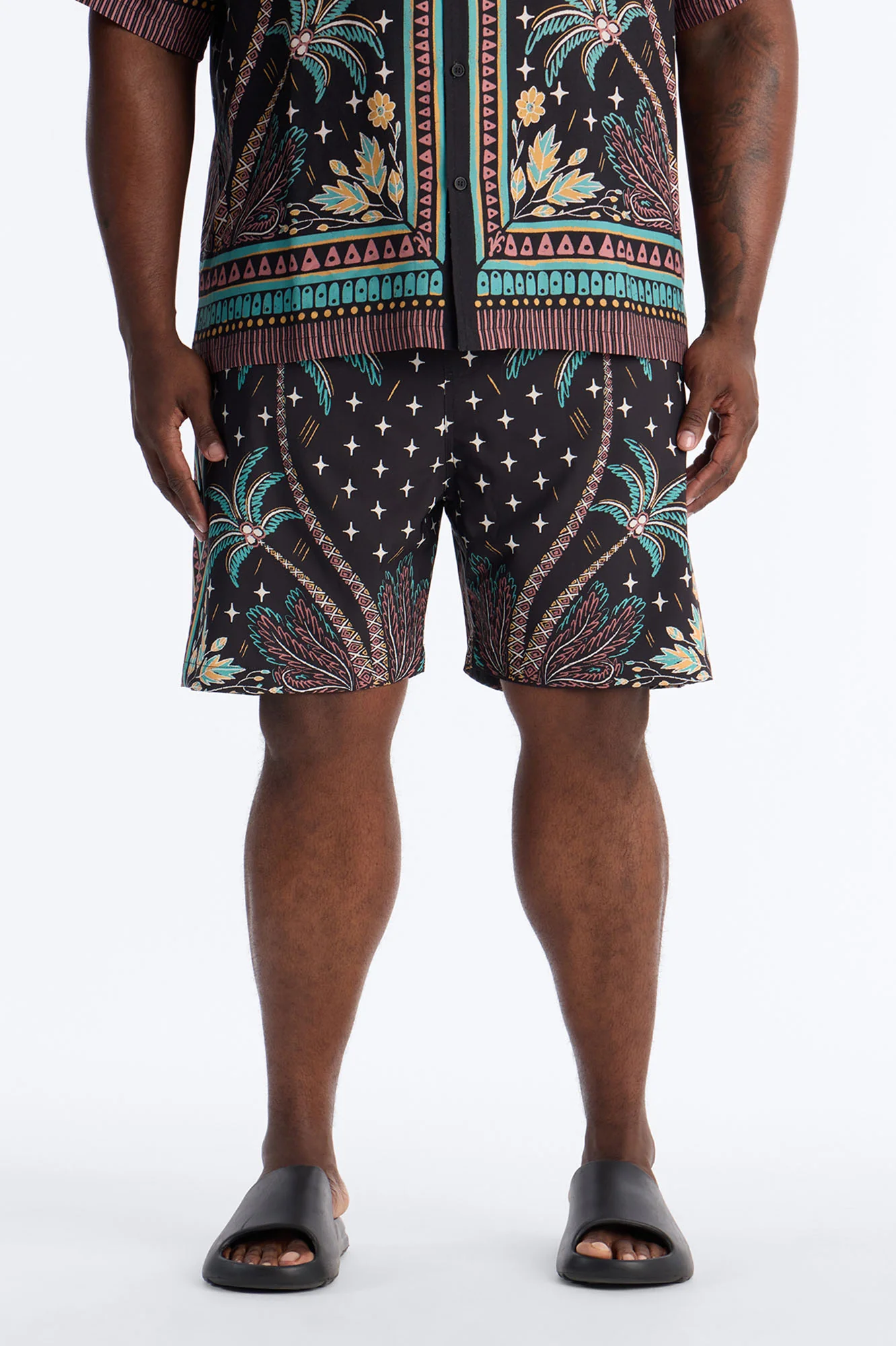Tropical Twilight Resort Swim Trunk 7″ - Black - Image 5