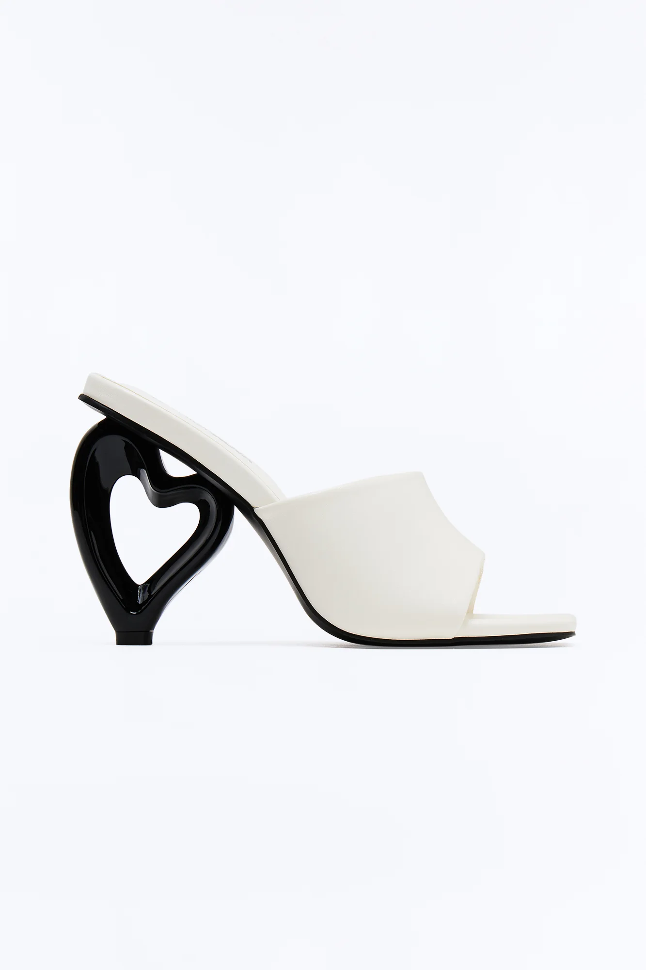 Villy Novelty Heart Heels - White