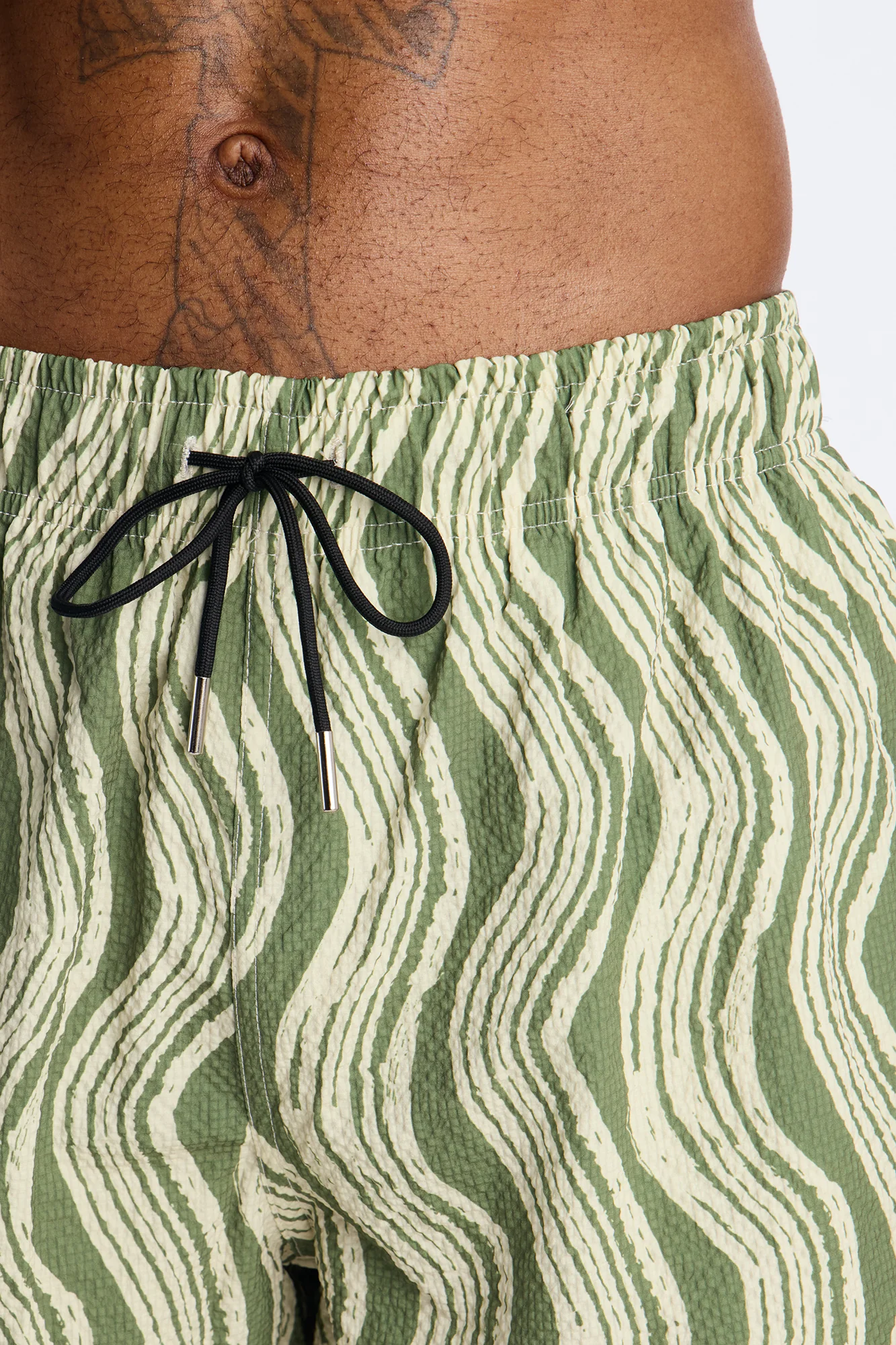 Wave Printed Seersucker Swim Trunk 6″ - Olive - Image 3
