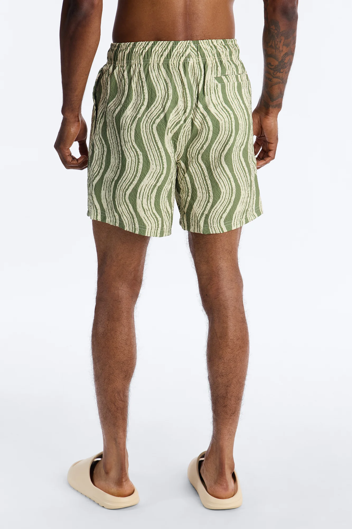 Wave Printed Seersucker Swim Trunk 6″ - Olive - Image 5
