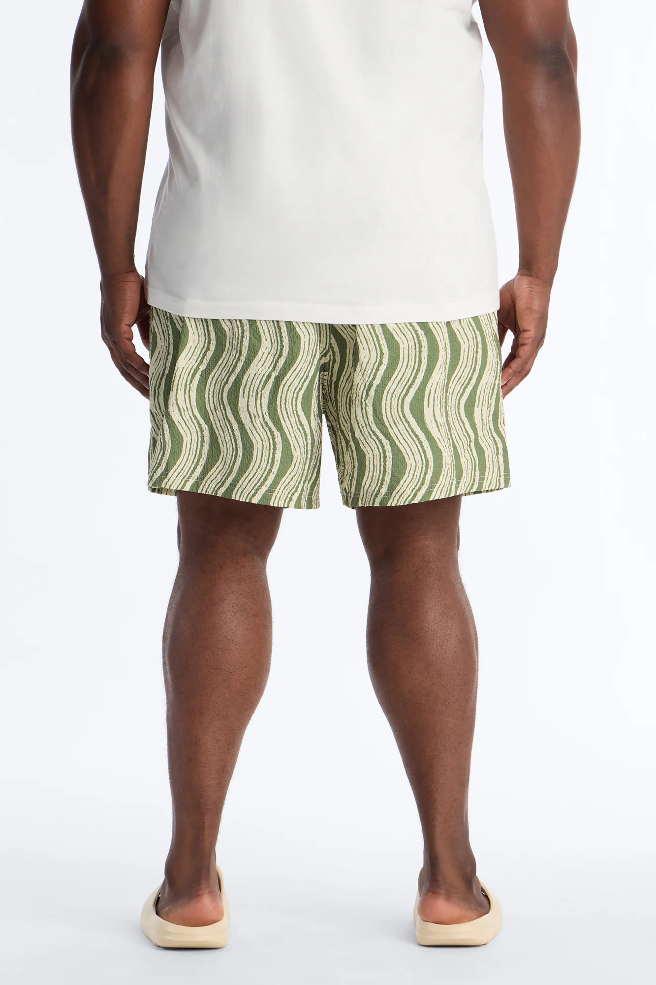 Wave Printed Seersucker Swim Trunk 6″ - Olive - Image 9