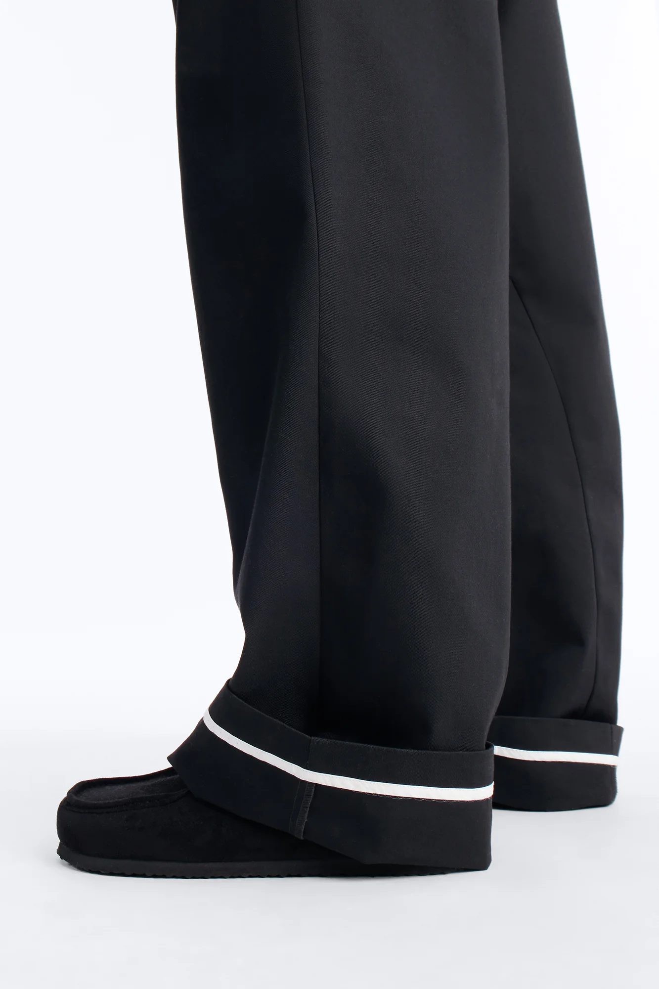 Wide Leg Max Pleat Cuffed Trouser - Black - Image 5