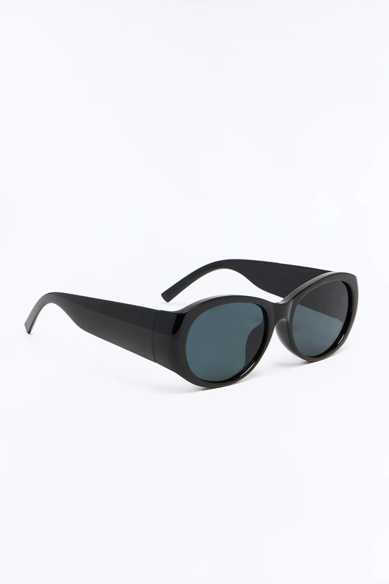 Worldly View Sunglasses - Black - Image 4