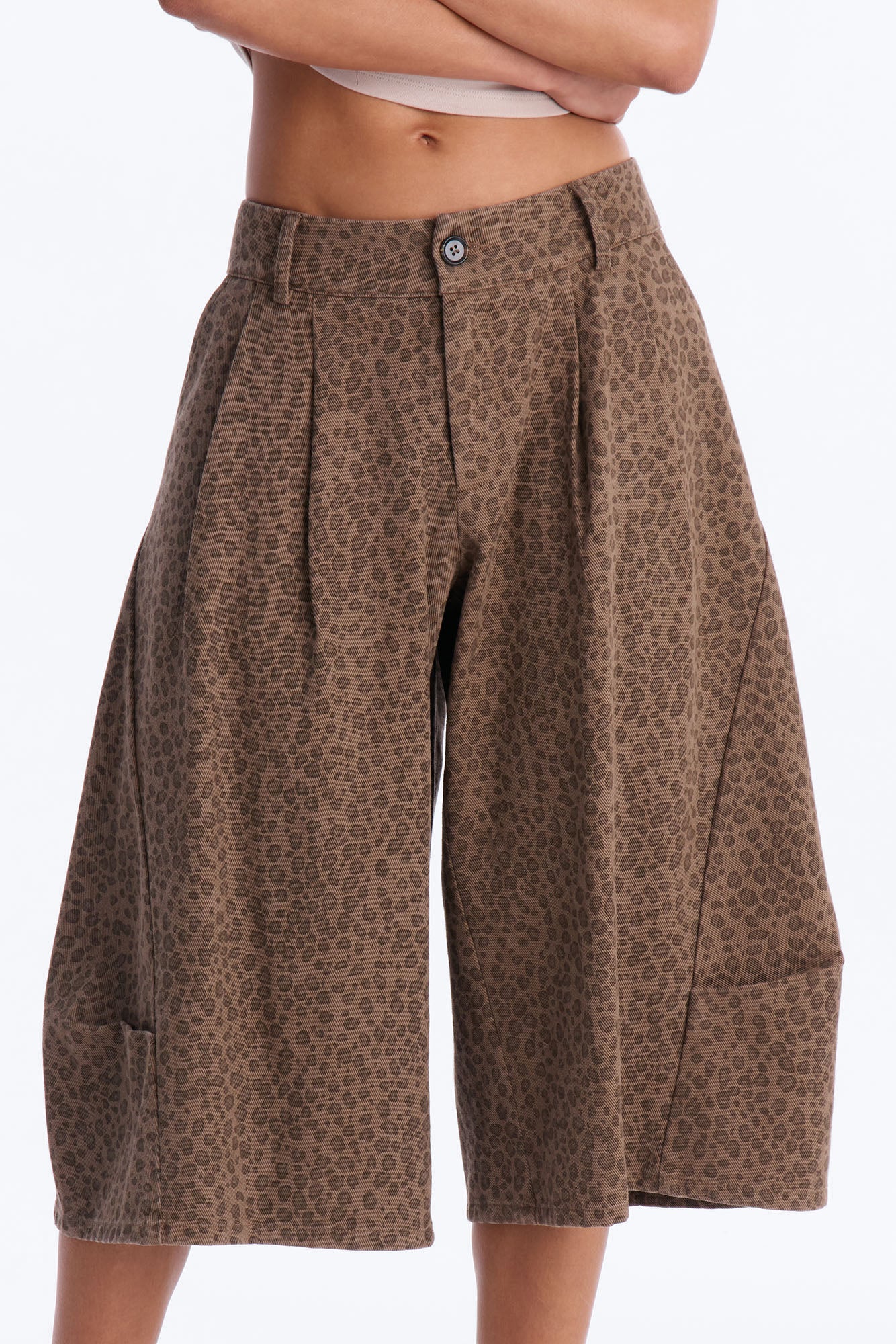 Zoey Low Rise Barrel Leopard Bermuda Short - Leopard - Image 3